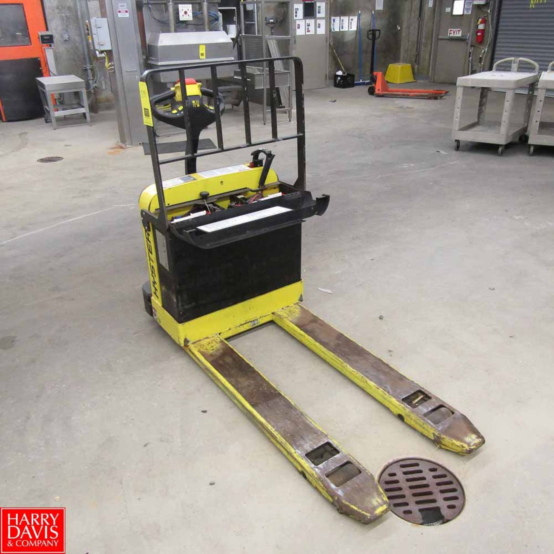 Hyster 4,000 LB Capacity Electric Pallet Jack Model W40Z : SN B21N32536N Rigging Fee: 100