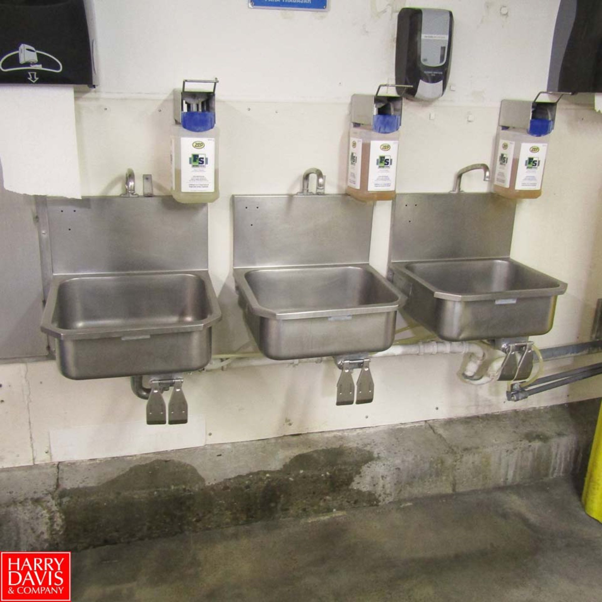 Stainless Steel Sinks Rigging Fee: 250