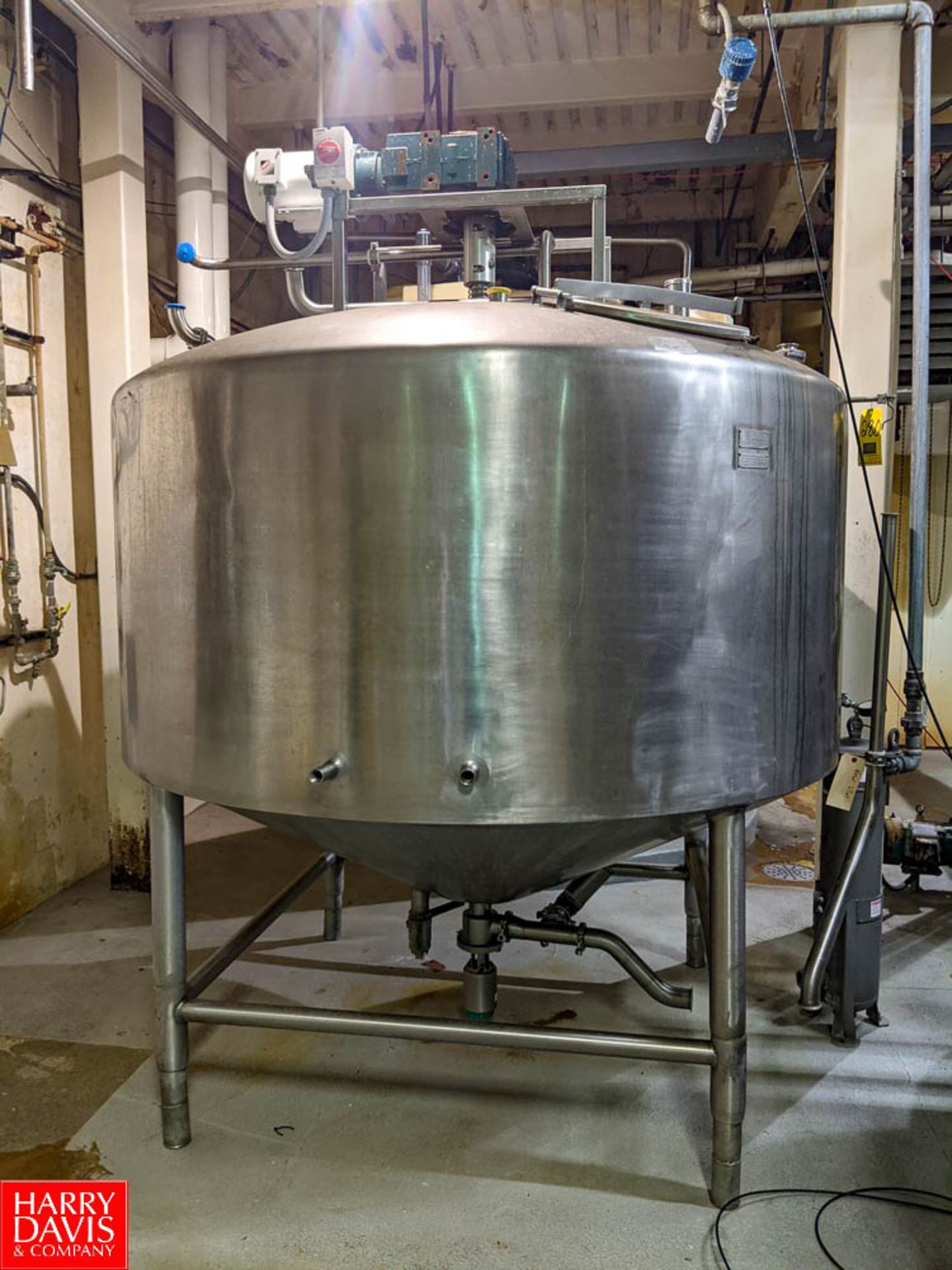 Dairy Craft 1,000 Gallon S/S Processor Tank with Vertical Agitation Model: 76J SN: 2850 (Loc.