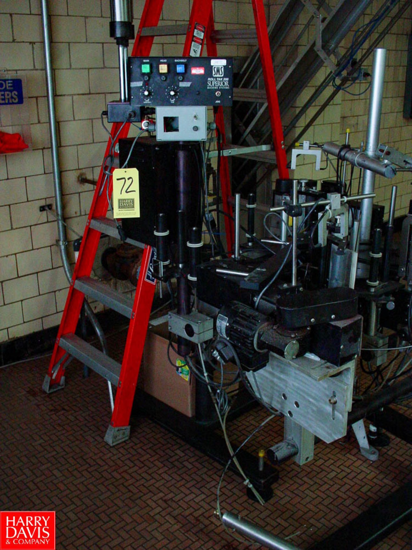 SUPERIOR ROLL TAK 200 LABELER WITH METERING BELT - Rigging Fee: $ 200