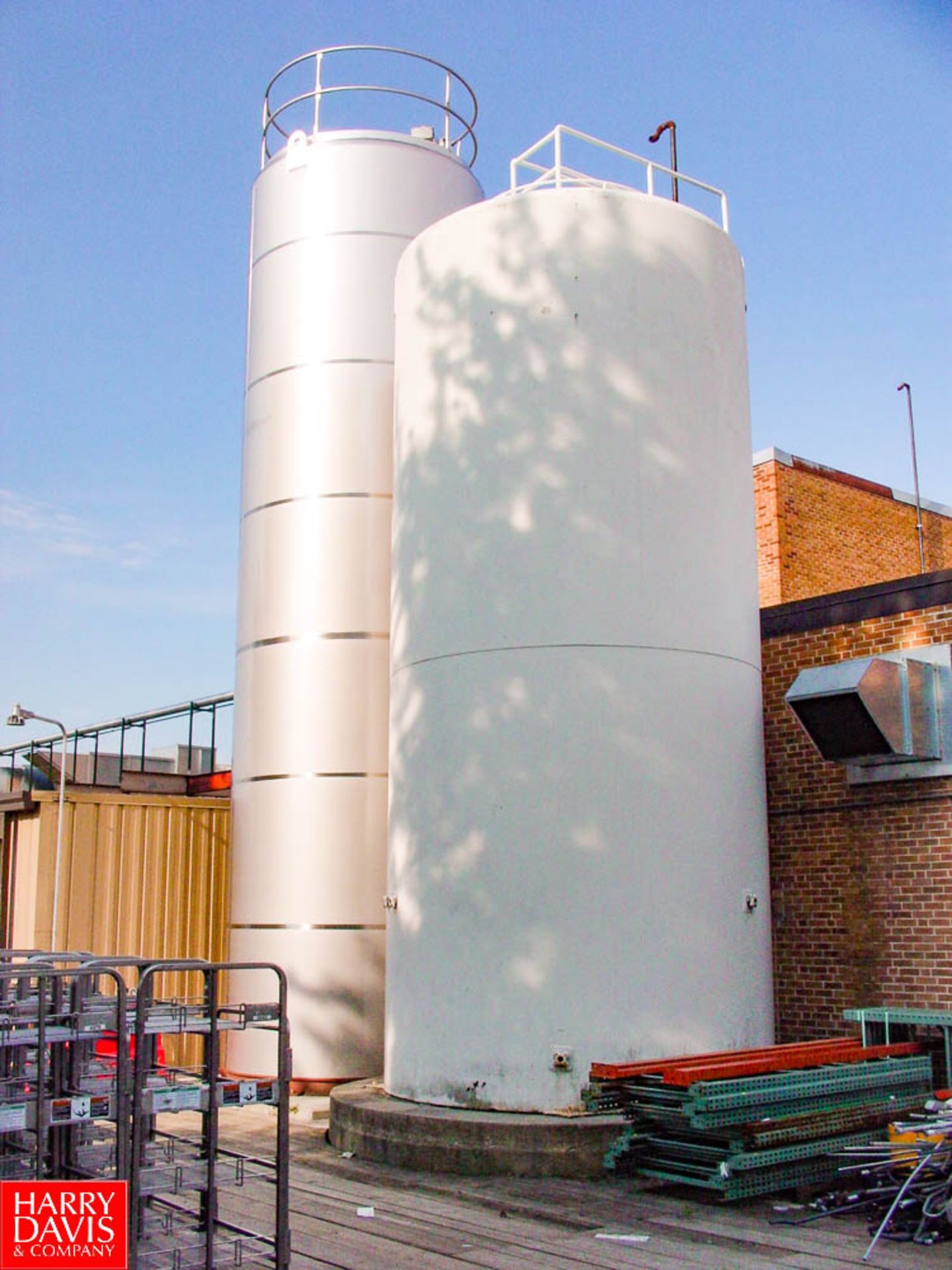 WALKER 15,000 S/S Jacketed Silo Model VSHT-R : SN 1470-7017, with 3” Air Outlet Valve - Rigging Fee: