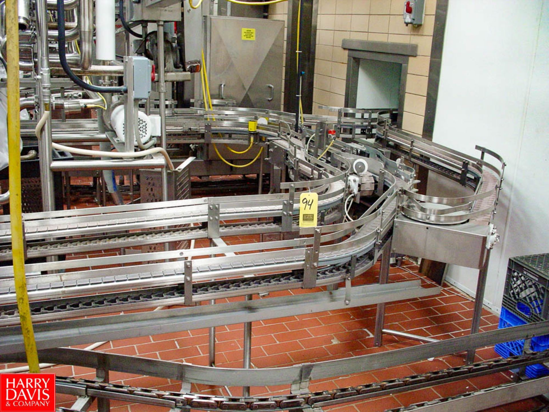 DAIRY CONVEYOR QUART CONVEYOR WITH COMBINERS AND MANUAL TRAFFIC COP - Rigging Fee: $ 400