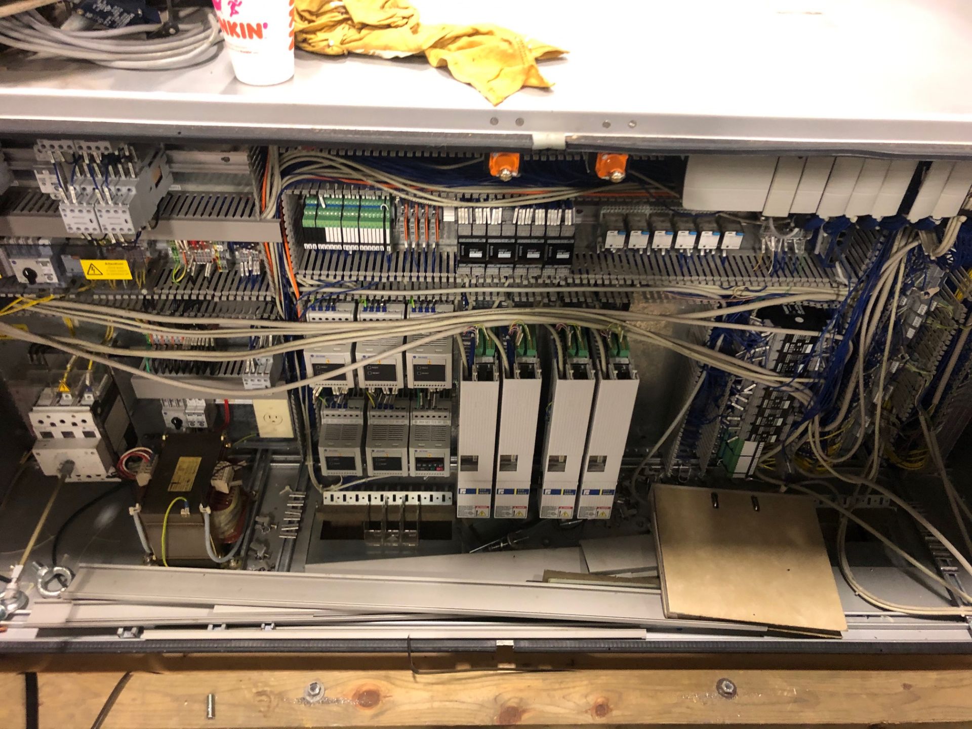 Allen Bradley Logix 5561 PLC, with (4) Servo Drives. (2) Power Supplies, (6) Starters, I/O - Image 4 of 5