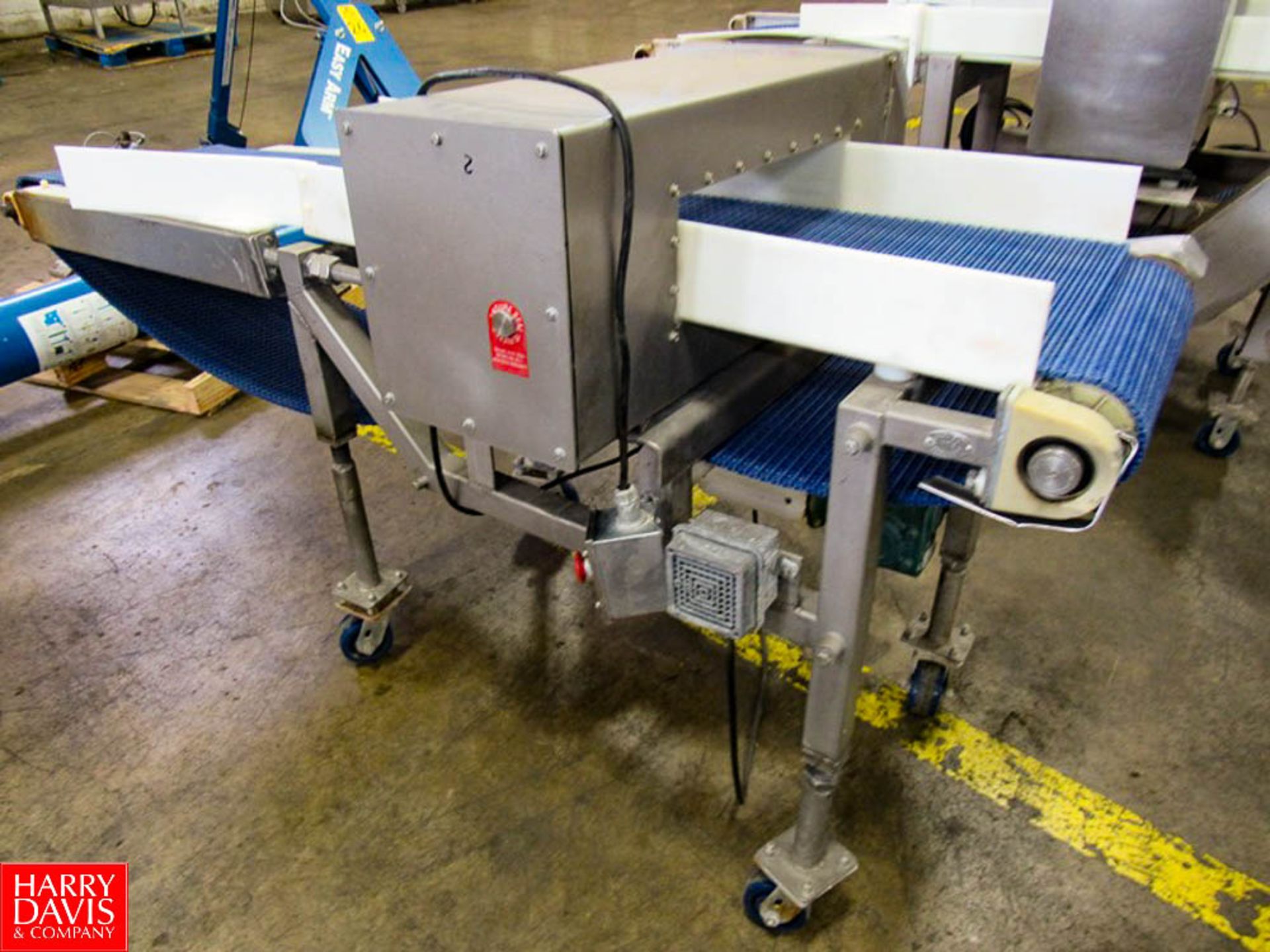 Loma Mdl. IQ2 Metal Detector, 19 1/2" W X 5 3/4" H aperture, 18" W X 7' L plastic belt conveyor, - Image 6 of 7