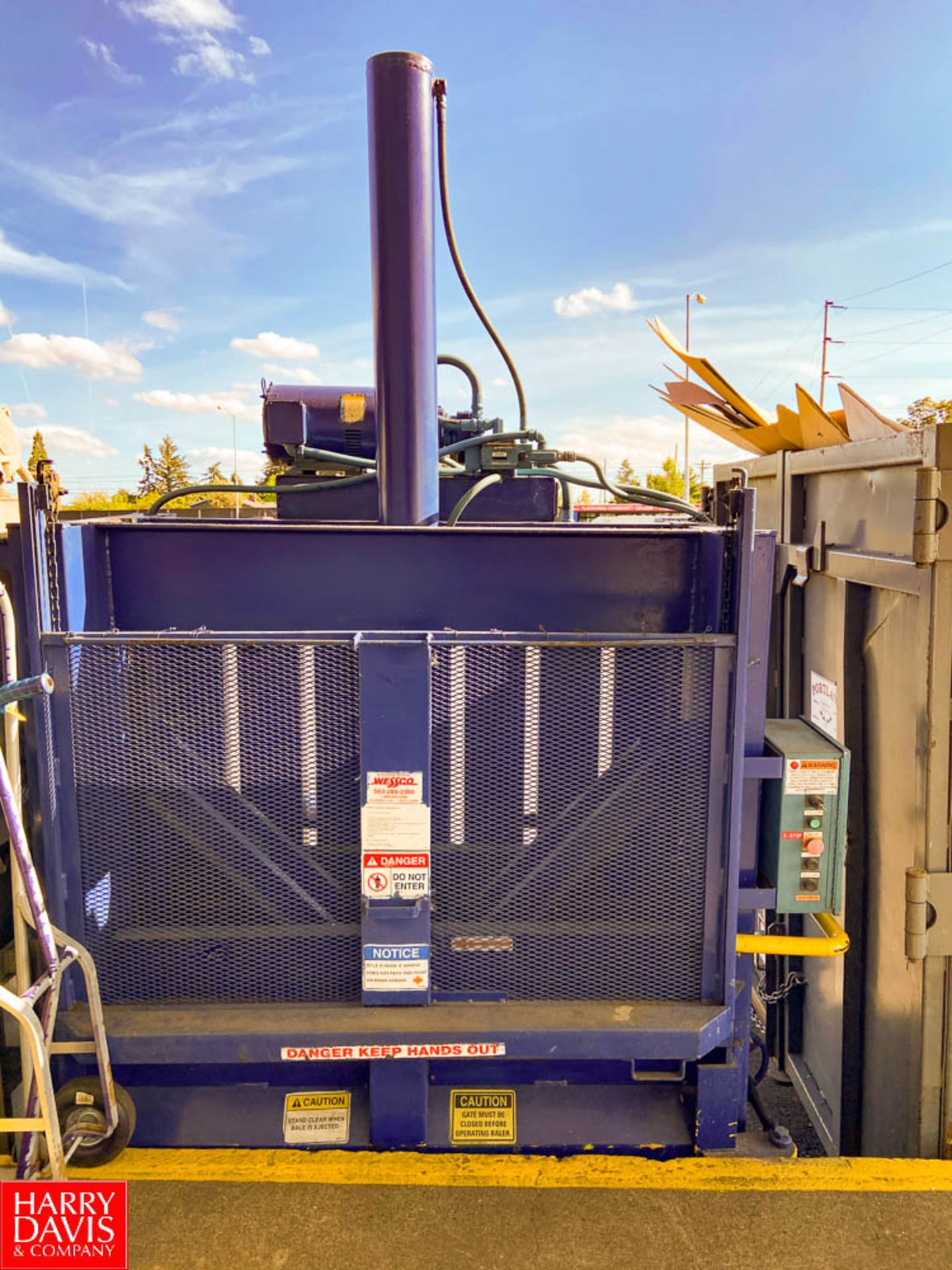 Cardboard Baler - Blue Location: Portland , - Image 3 of 3