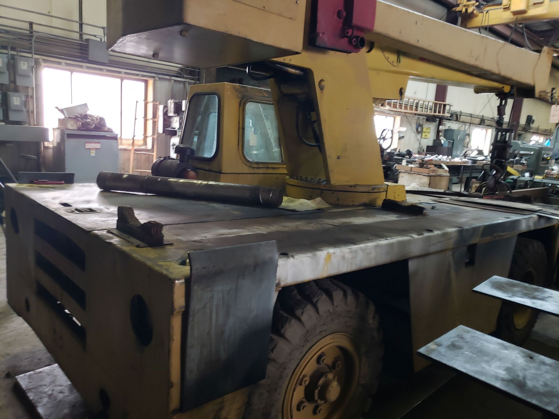 BRODERSON 10 TON ROUGH TERRAIN CRANE MODEL IC80 1B, SN 1092984587 HOURS, DIESEL MODEL IC80 1B, SN - Image 3 of 7