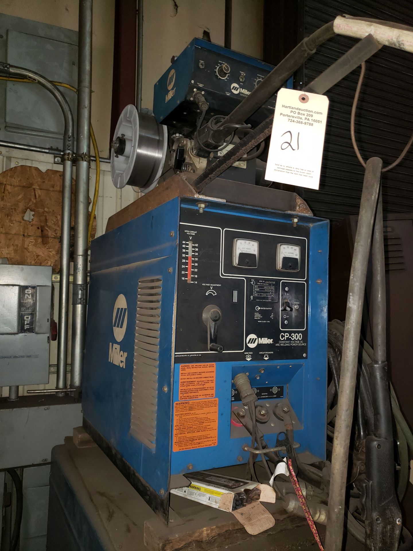 MILLER CP-300 WELDER WITH MILLER WIRE FEED SN JJ436918, STOCK 902931100% DUTY CYCLE SN JJ436918,