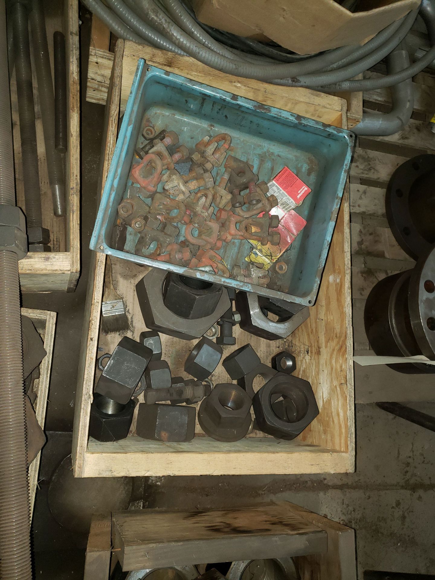 4 CRATES NUTS, FASTENERS - Image 4 of 4