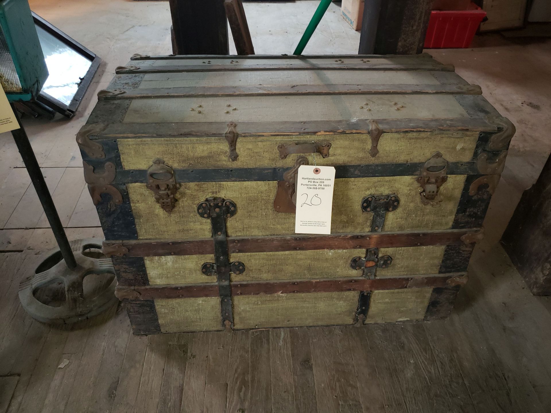 ANTIQUE TRUNK