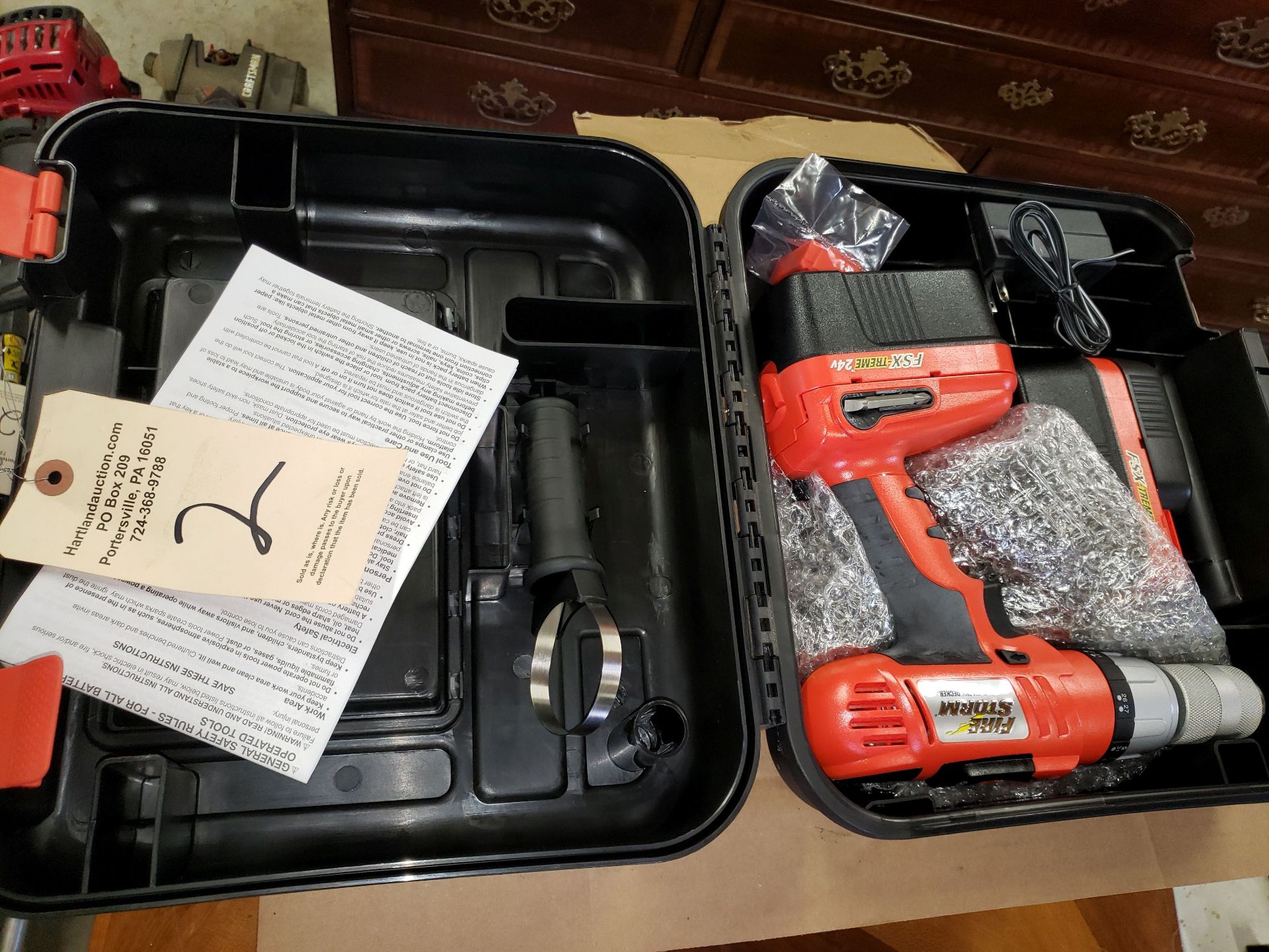 NEW BLACK & DECKER 24V DRILL/DRIVER