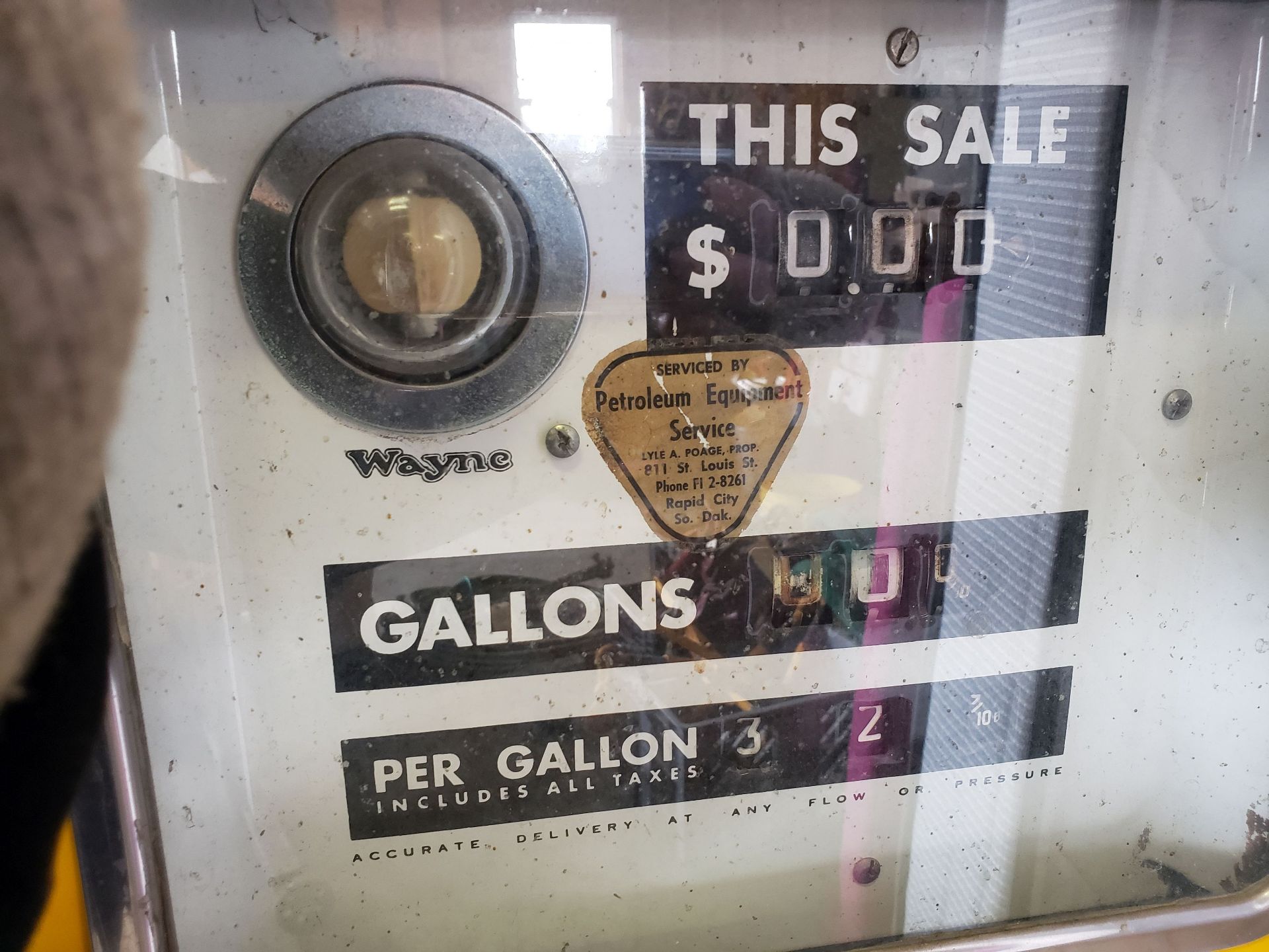 INDIAN MOTORCYCLE GAS PUMP - Image 2 of 2