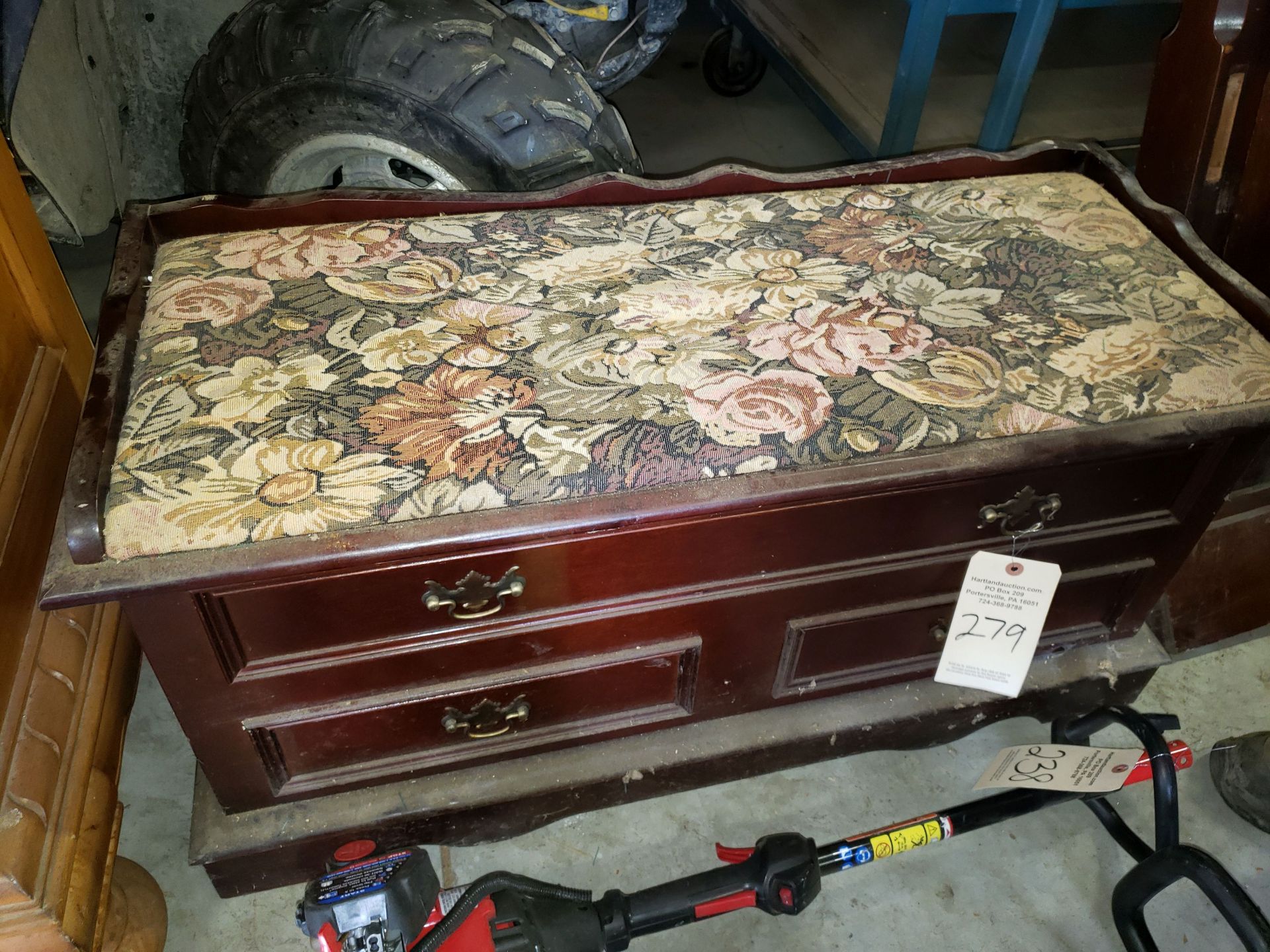 BENCH TOP CEDAR CHEST