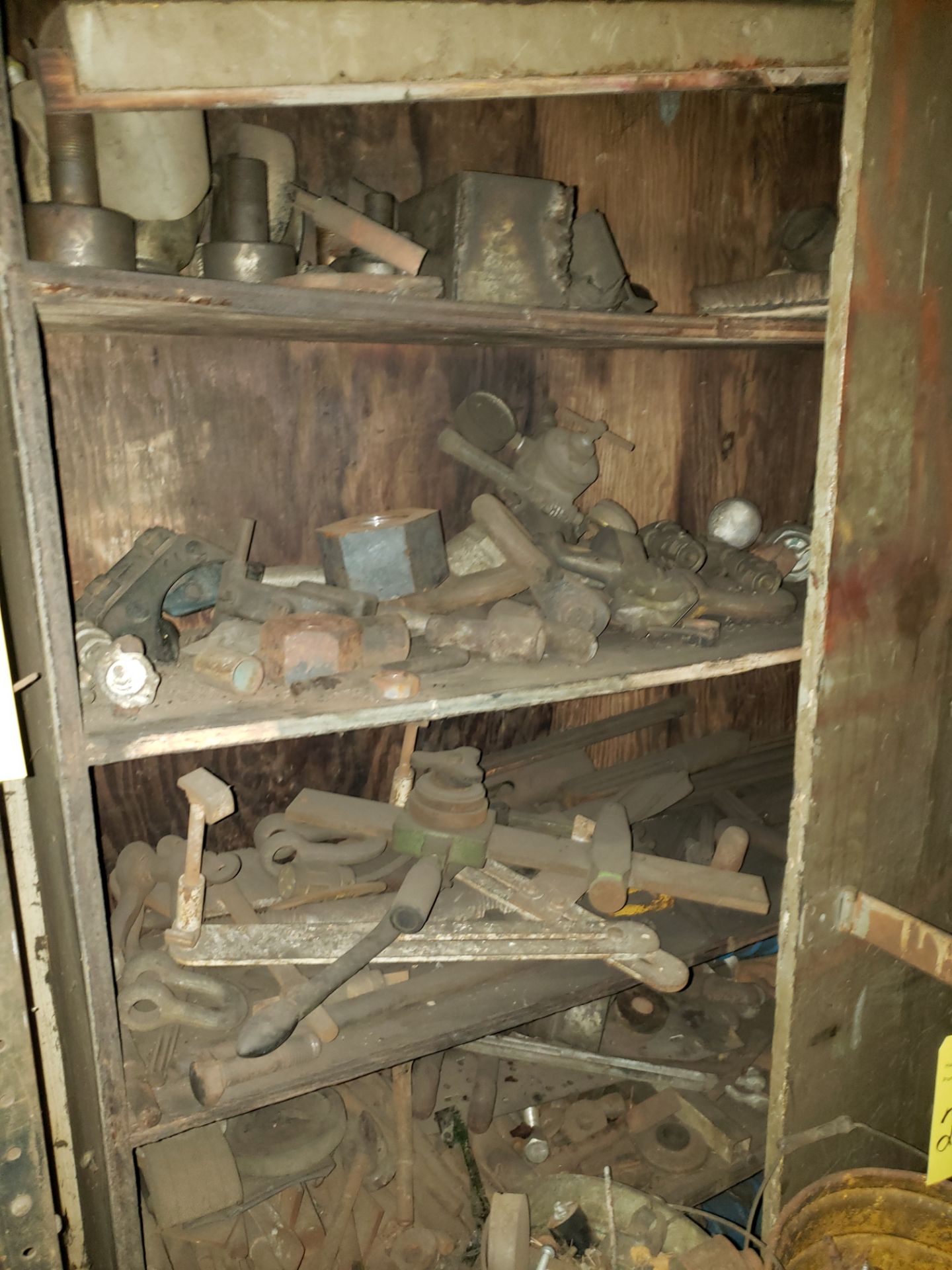 CABINET AND CONTENTS FASTENERS, TOOLING, LOT