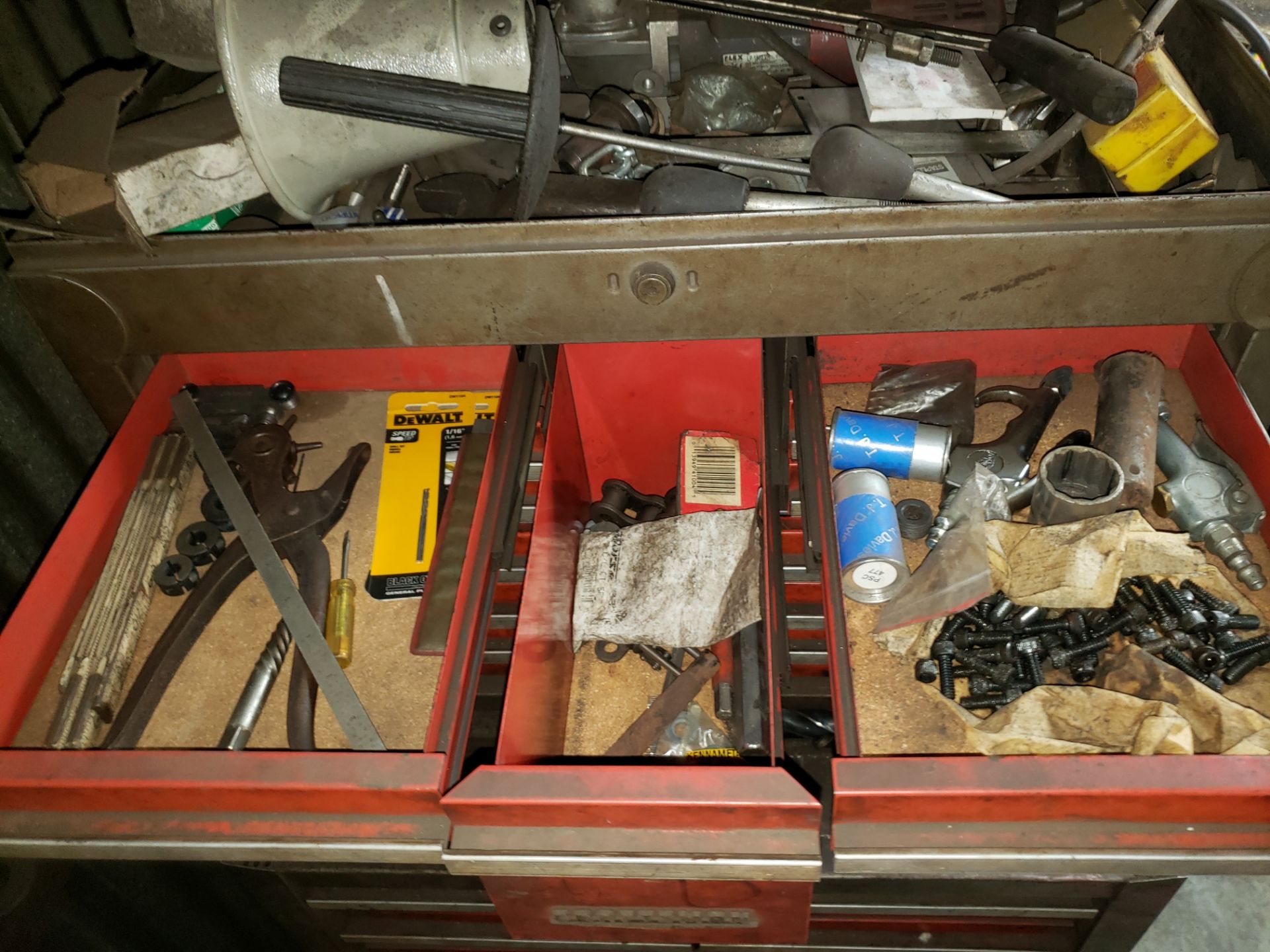 CRAFTSMAN TOOL CHEST AND ROLLER CABINET AND CONTENTS, LOT - Image 4 of 12