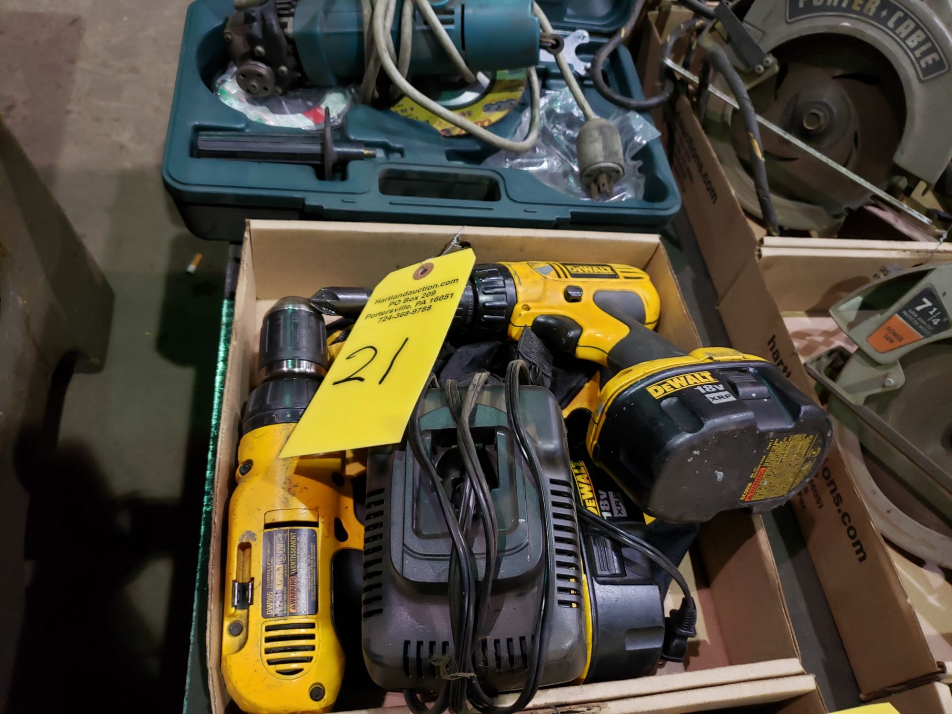 TWO DEWALT 18V CORDLESS DRILLS WITH BAG AND CHARGER, BOTH RUN