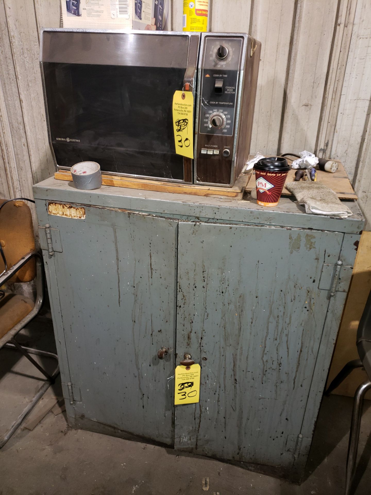 MICROWAVE, CABINET & MISC CONTENTS