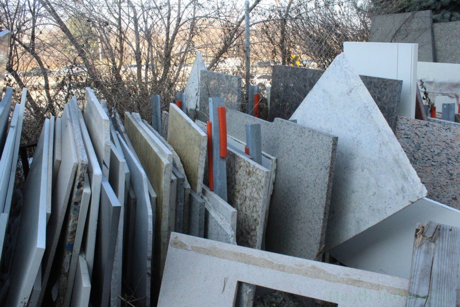 APPROXIMATELY 25' LINEAR FEET OF GRANITE SLABS - Image 3 of 6