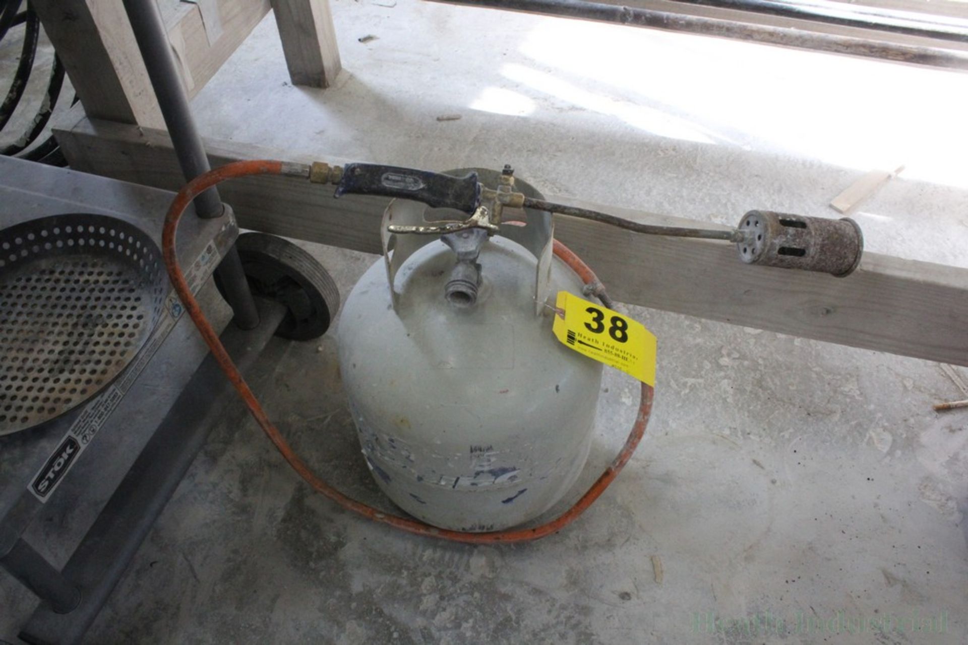 PROPANE TANK WITH TORCH