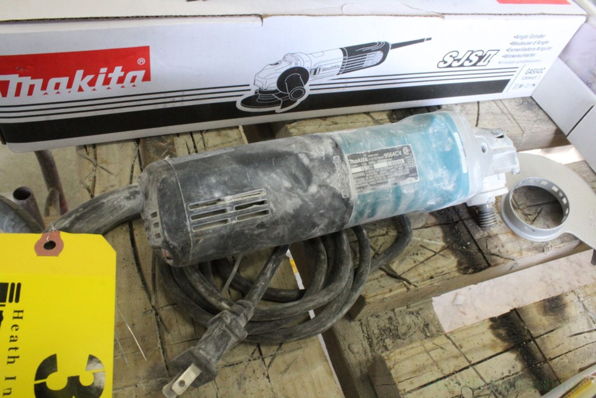 MAKITA MODEL 9564CV 4 1/2" SJS CUT OFF / ANGLE GRINDER