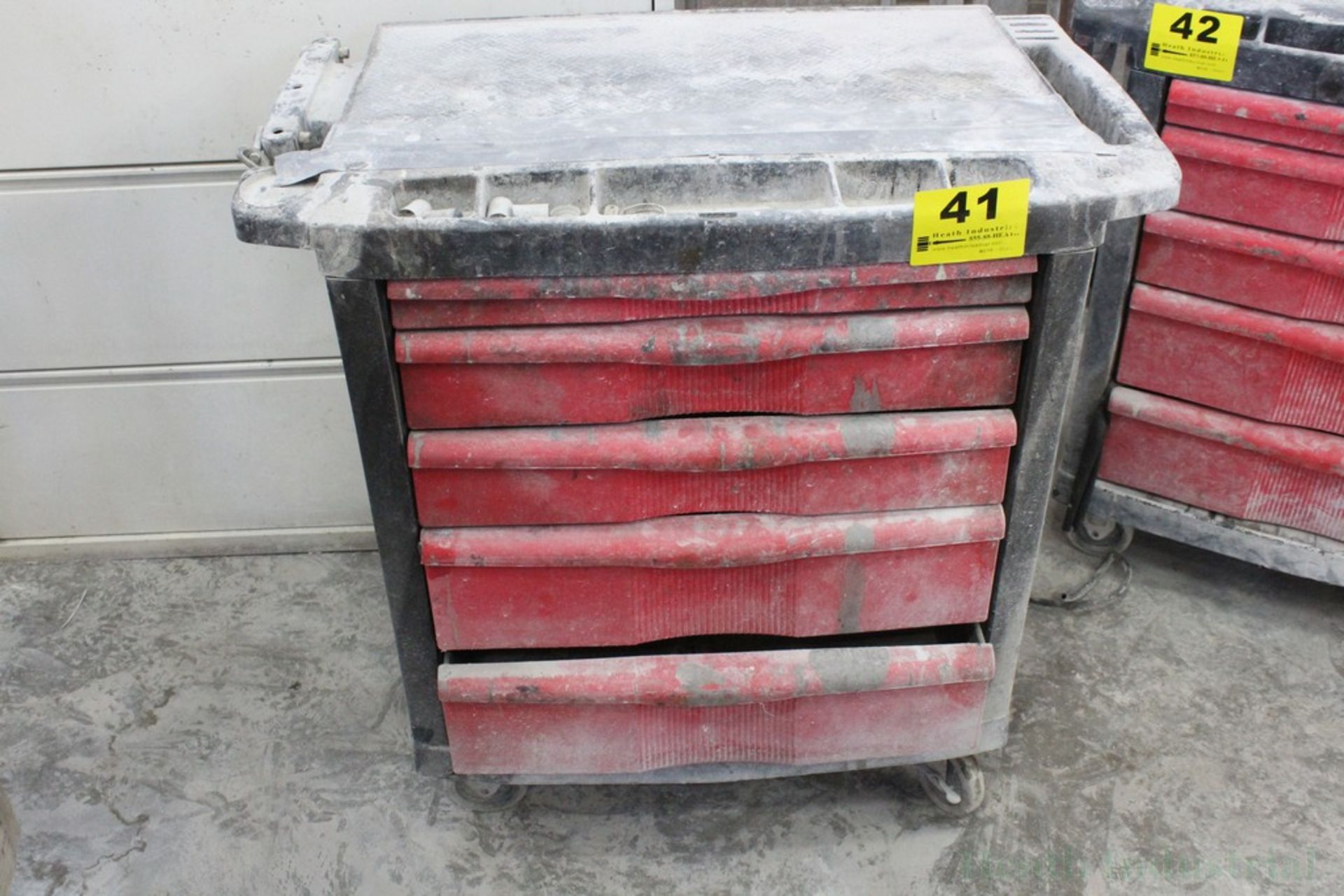 PORTABLE 5 DRAWER TOOL CHEST 32" X 20" X 32"