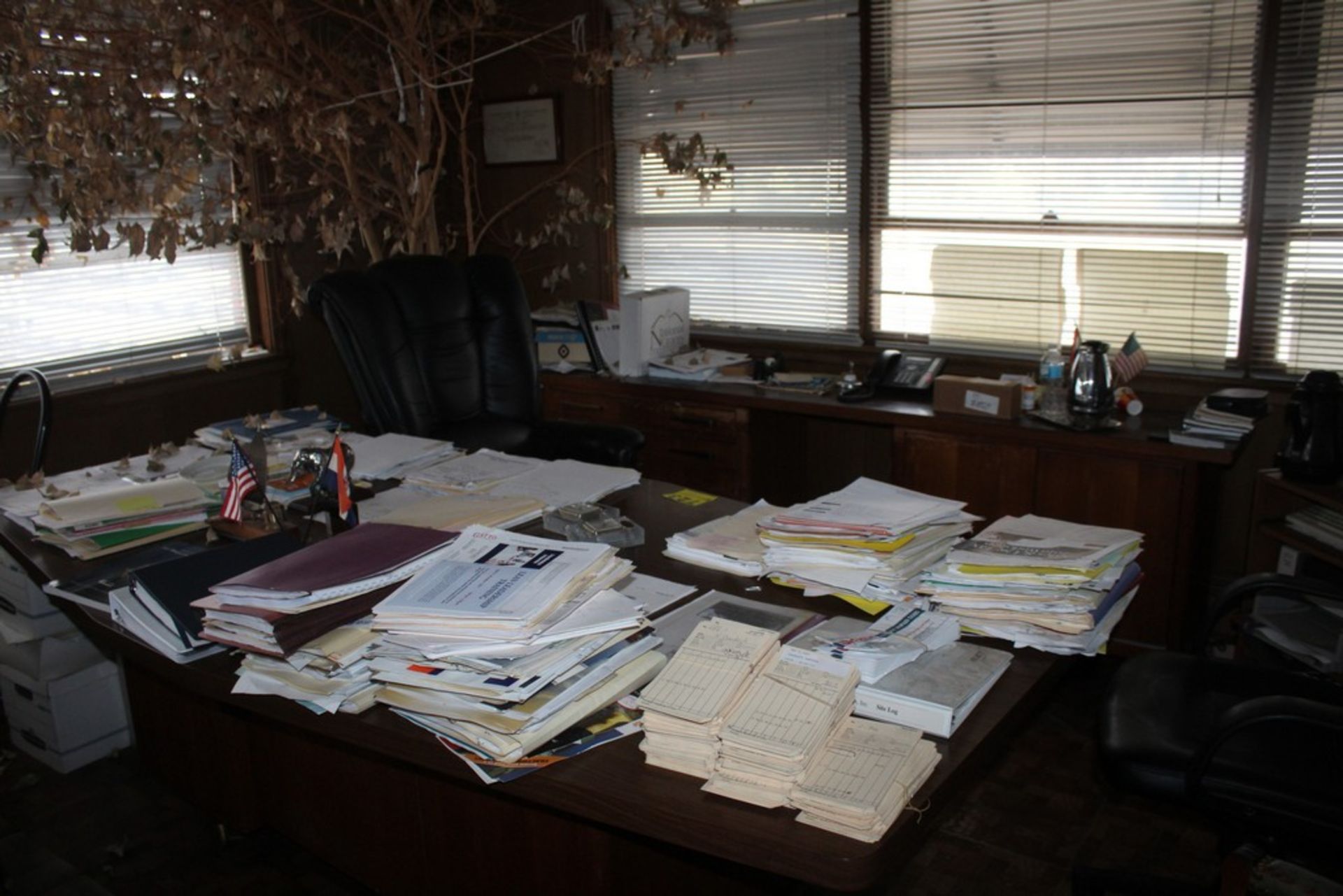 ASSORTED FURNITURE IN ROOM