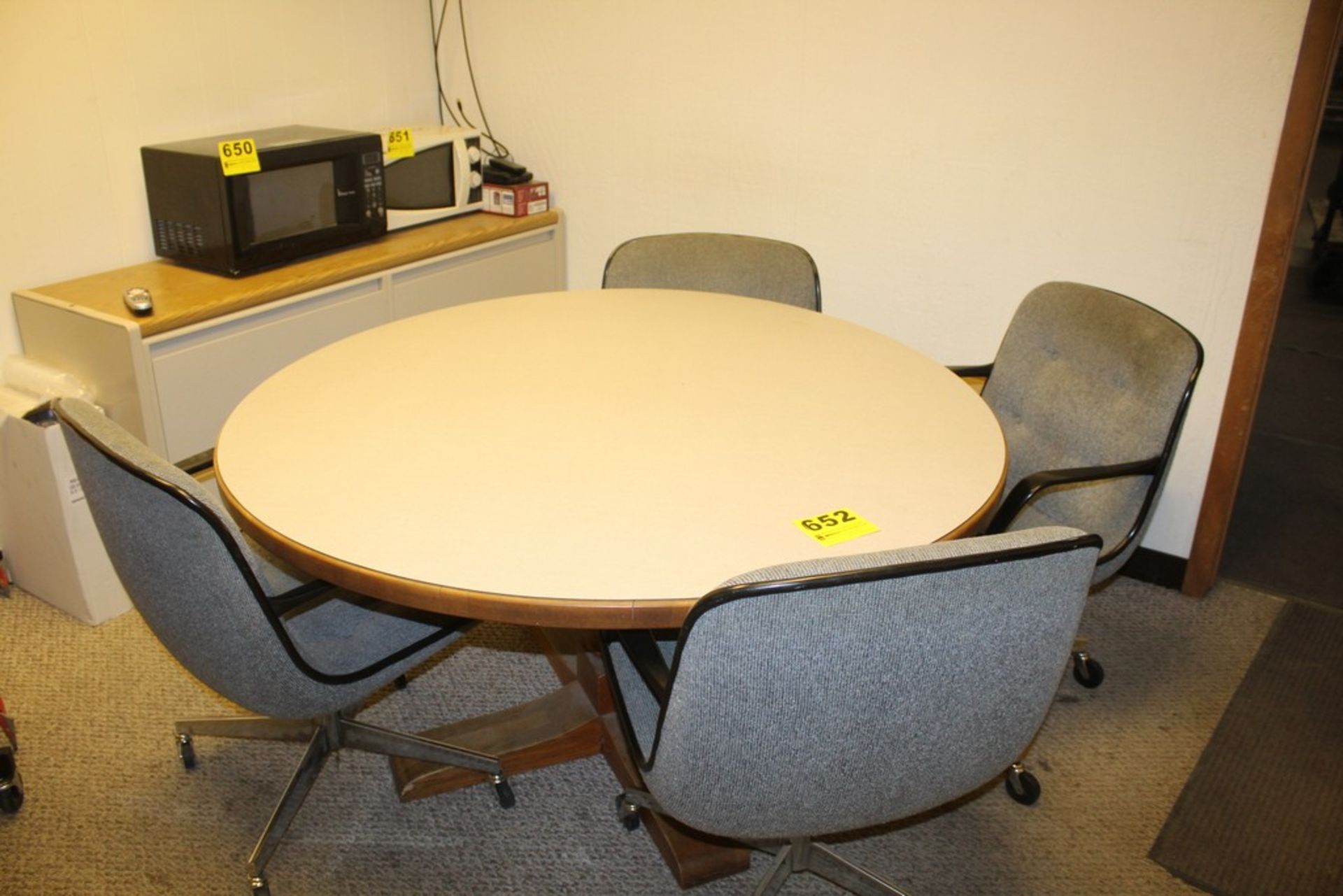 ROUND TABLE-54" WITH (4) CASTER CHAIRS