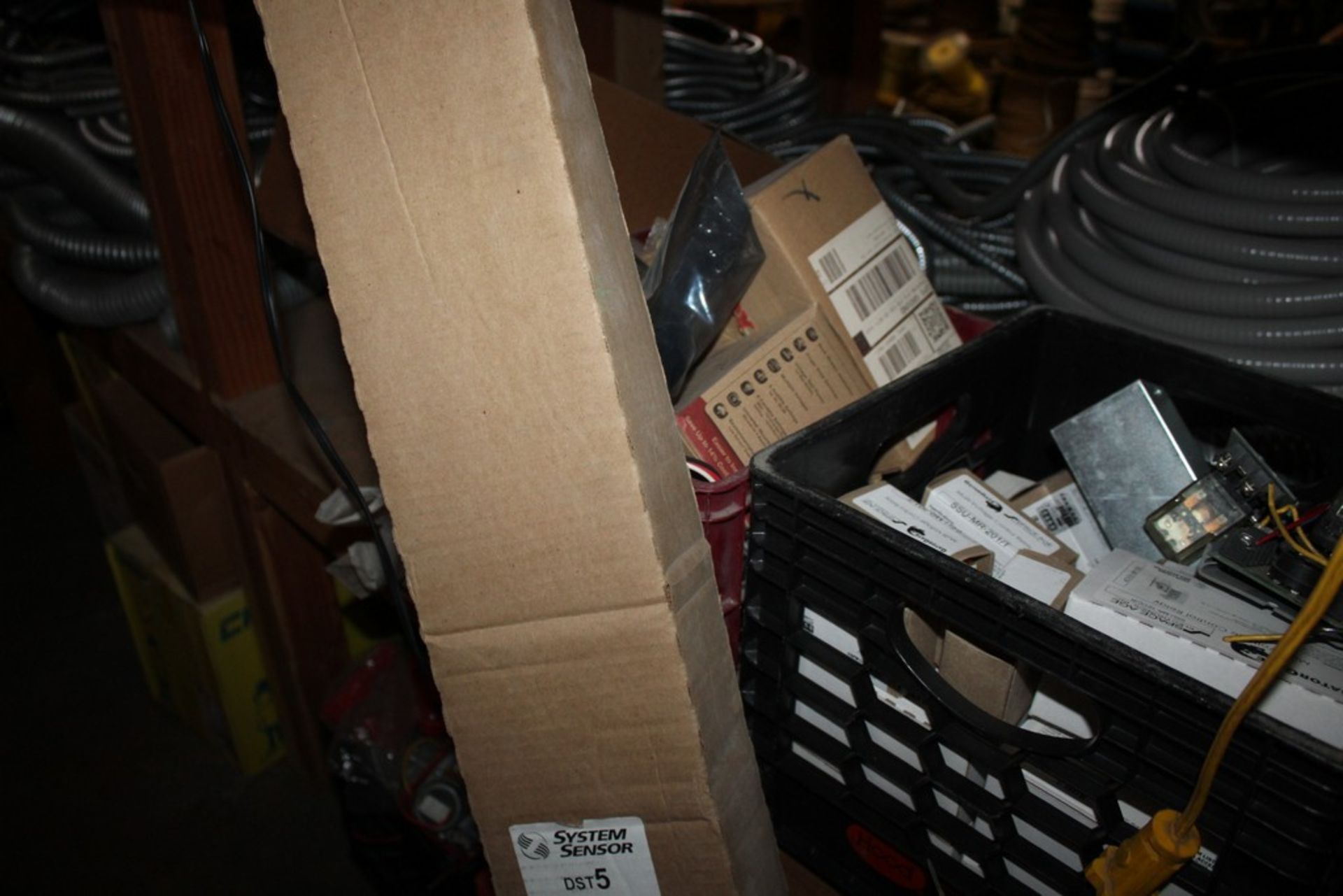 LARGE QUANTITY OF FIRE SAFETY COMPONENTS ON SHELF - Image 6 of 7