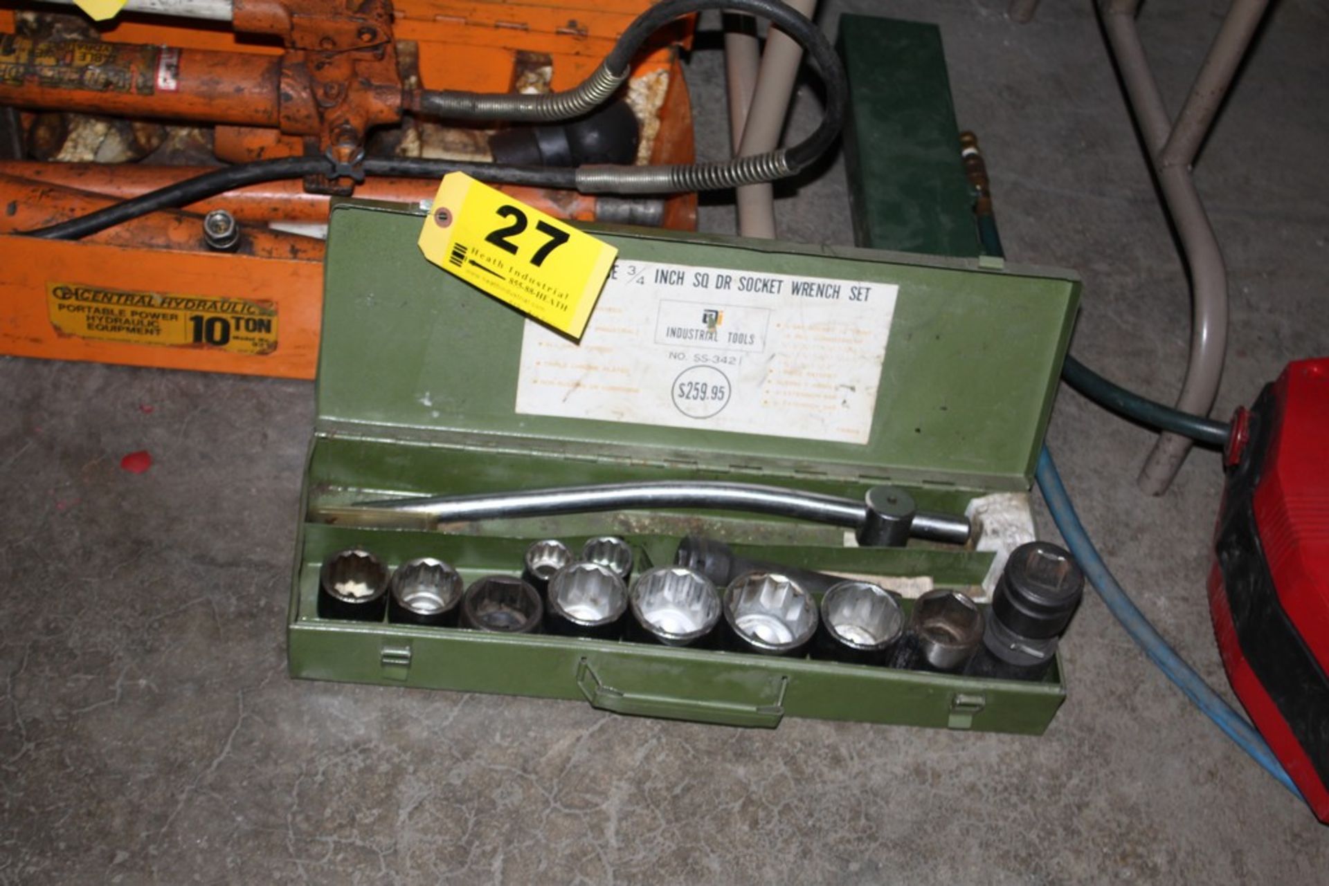 3/4" DRIVE SOCKET SET WITH BREAKER BAR, IN STEEL CASE