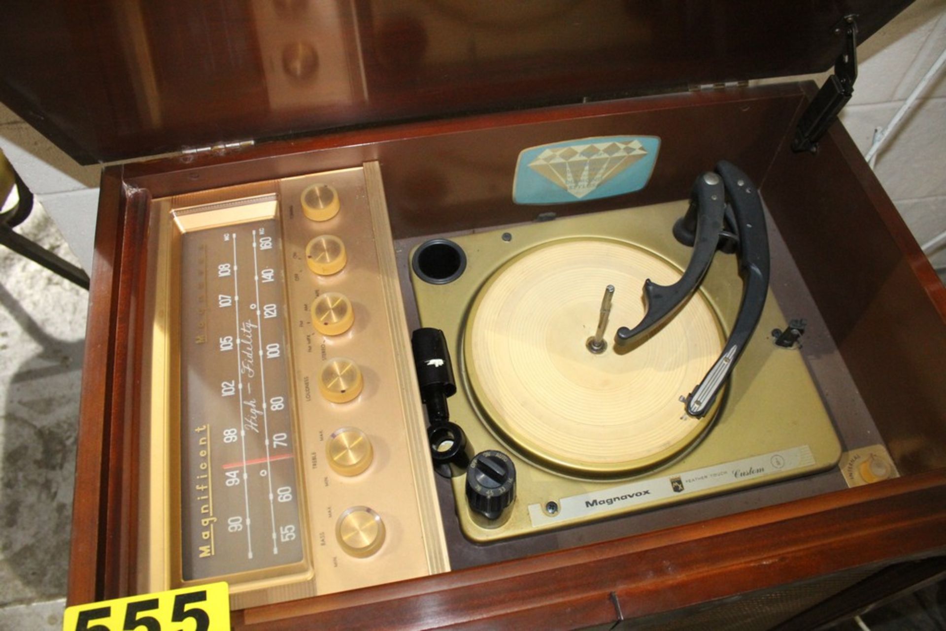 MAGNAVOX STEOPHONIC CABINET BASED RECORD PLAYER - Image 2 of 2