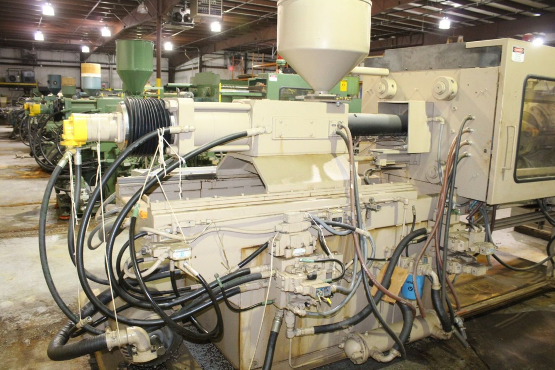 VAN DORN 150 TON 9 OZ, MODEL 150-RS-9 PLASTIC INJECTION MOLDING MACHINE S/N 851500-2 WITH PATHFINDER - Image 5 of 7