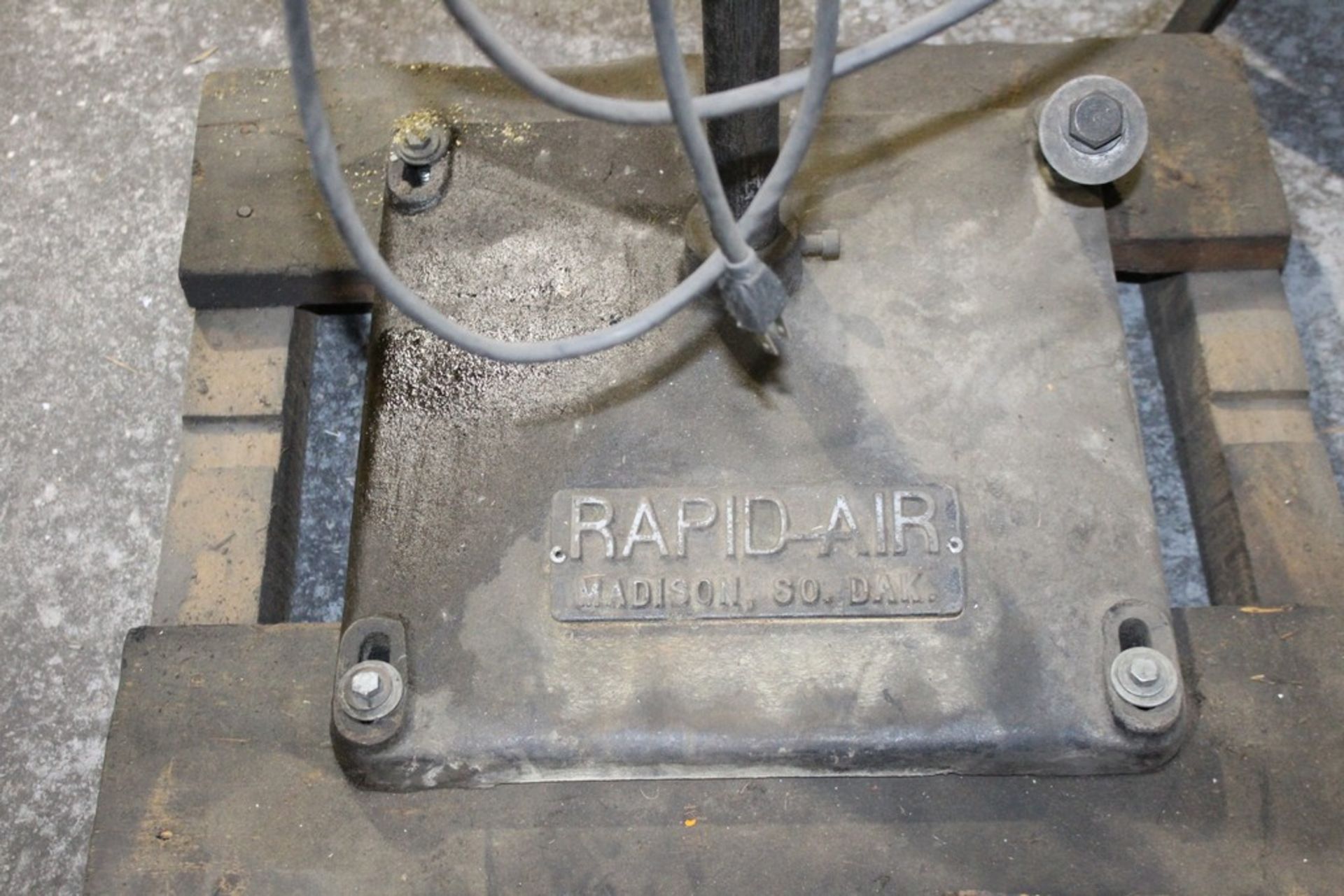 RAPID AIR 58V VARIABLE SPEED STOCK STRAIGHTENER - Image 3 of 3