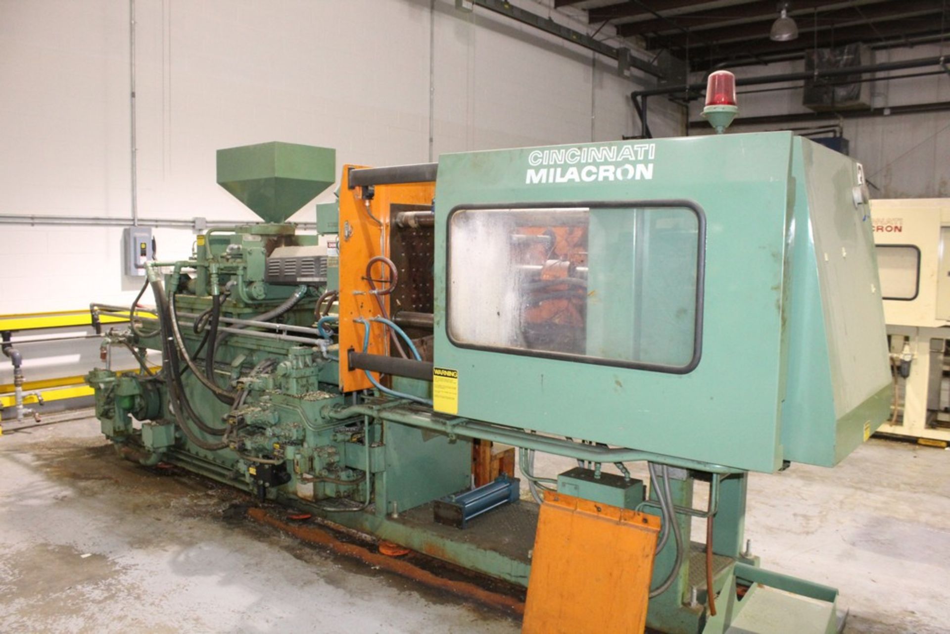 CINCINNATI 150 TON 8 OZ, MODEL T150-8 PLASTIC INJECTION MOLDING MACHINE S/N 4051A21/85-16 WITH - Image 8 of 8