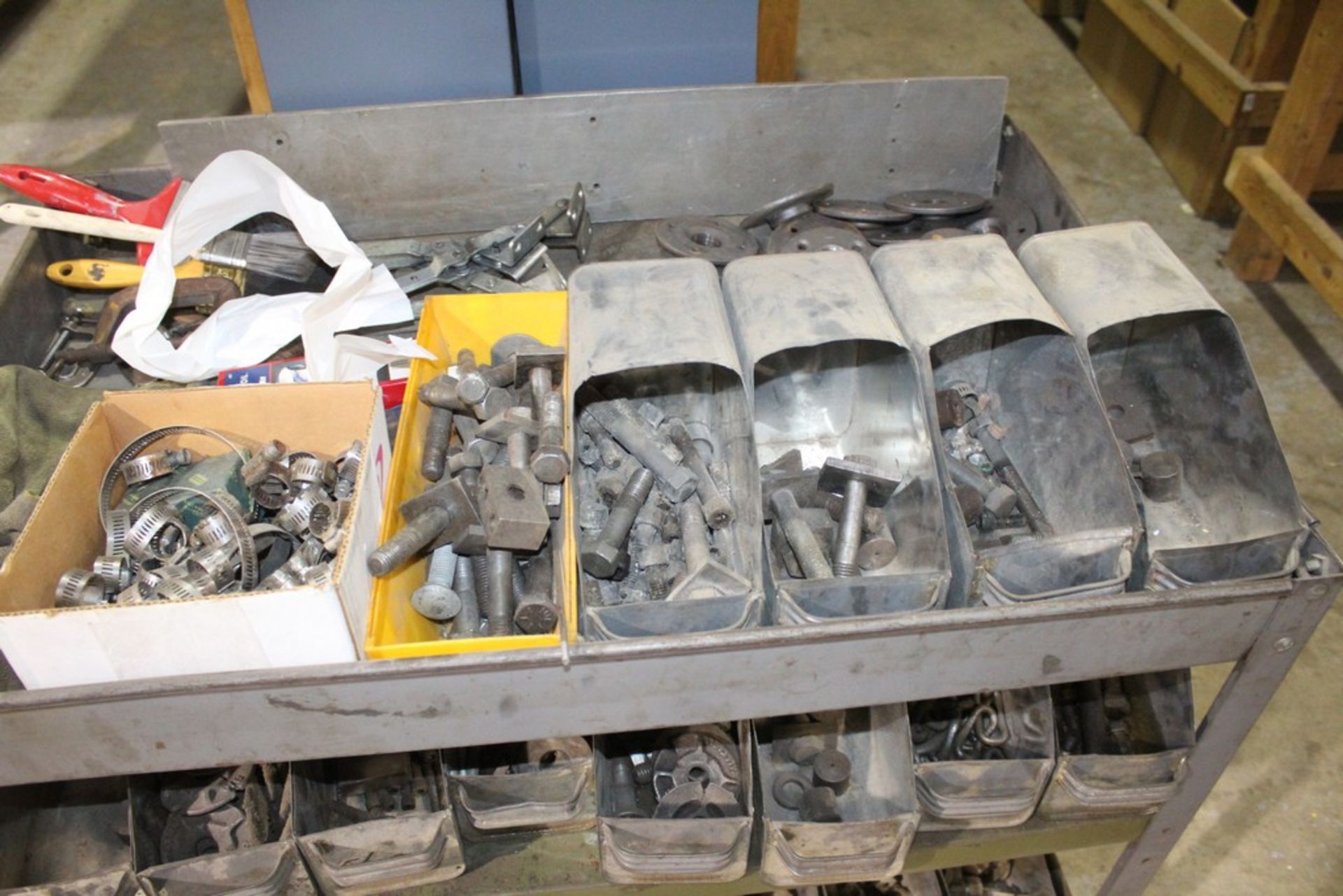 PORTABLE STEEL SHOP CART 36"X24"32" AND CONTENTS OF ASSORTED HARDWARE - Image 2 of 4