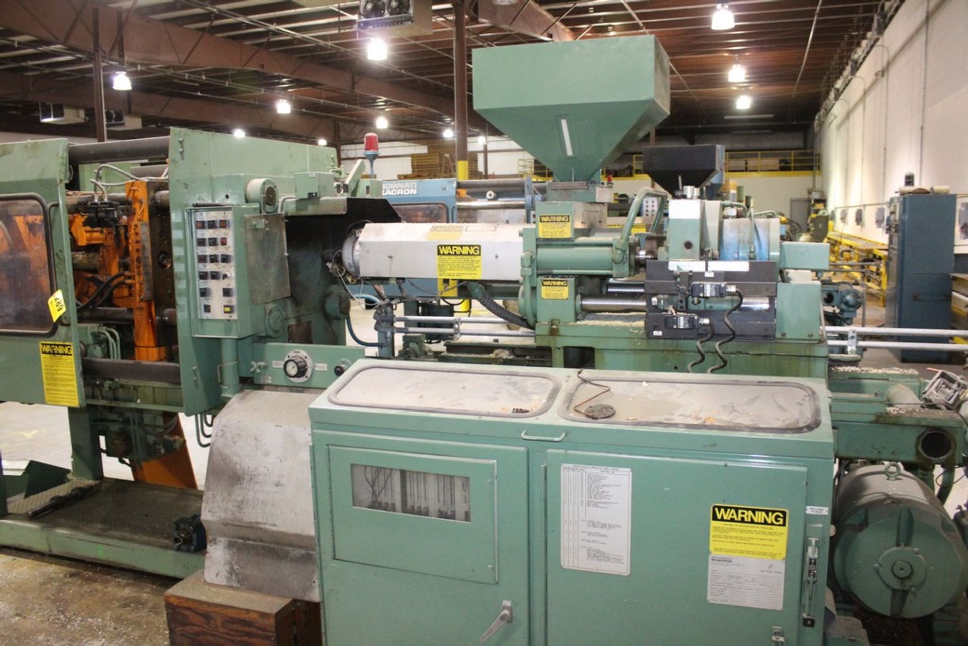 CINCINNATI 150 TON 8 OZ, MODEL T150-8 PLASTIC INJECTION MOLDING MACHINE S/N 4051A21/85-16 WITH - Image 2 of 8