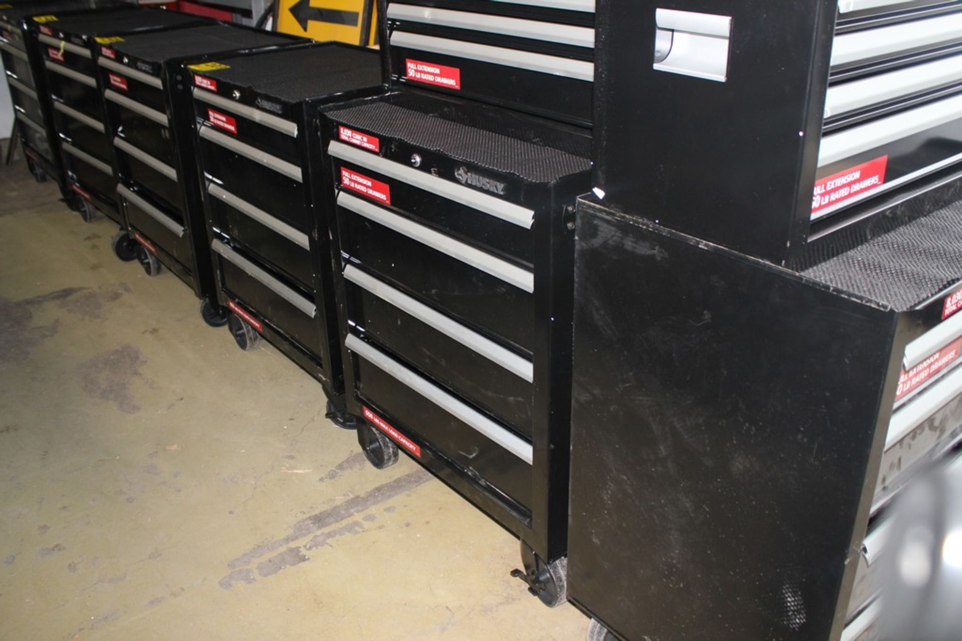 HUSKY 8,030 CUBIC INCH TOOL PORTABLE CABINET AND 3,169 CUBIC INCH TOOL CHEST - Image 3 of 3