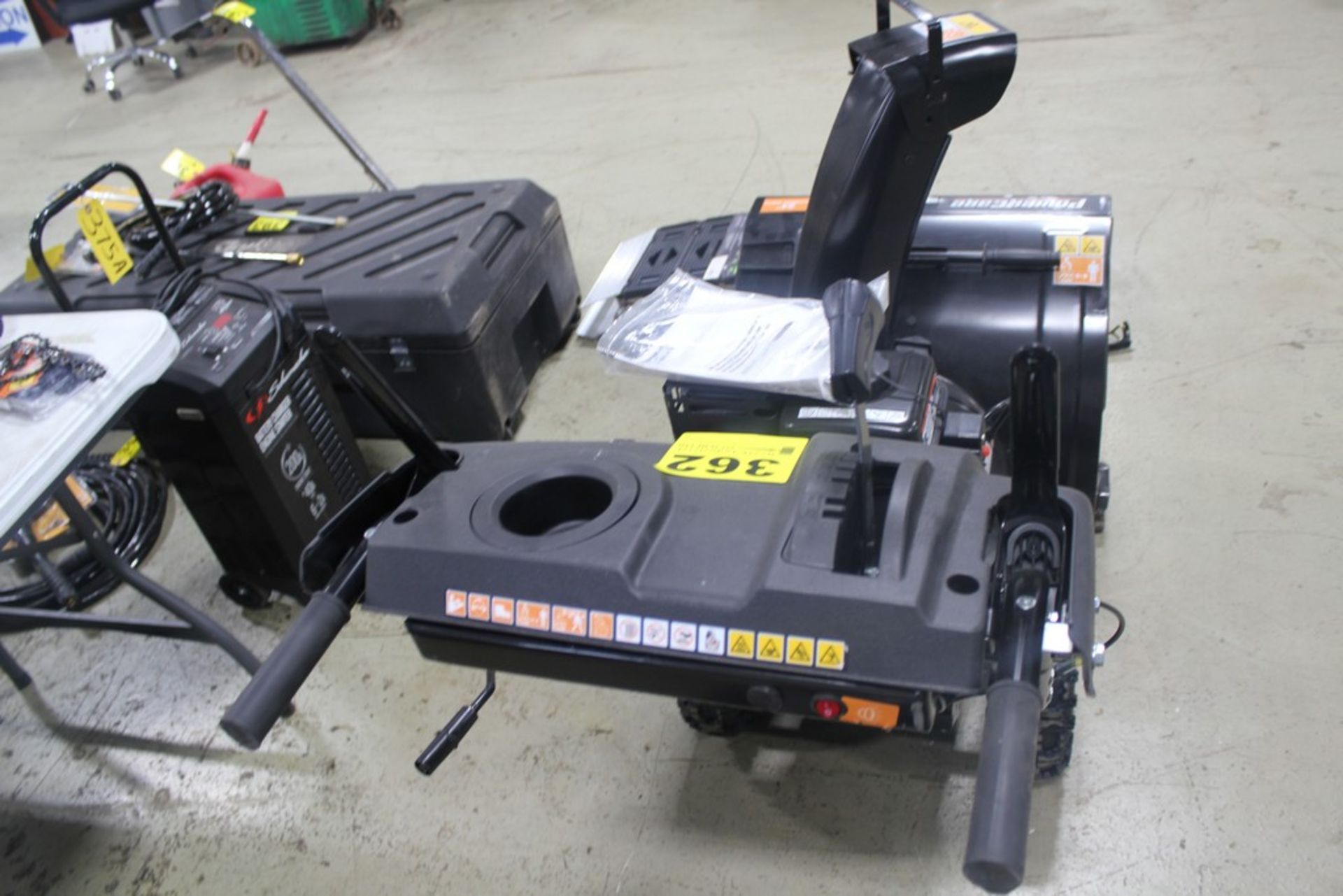 POWER CARE 24" TWO STAGE GAS SNOW BLOWER, MODEL 1004410363, WITH 208CC GAS ENGINE, TWO-STAGE, 24" - Image 5 of 5