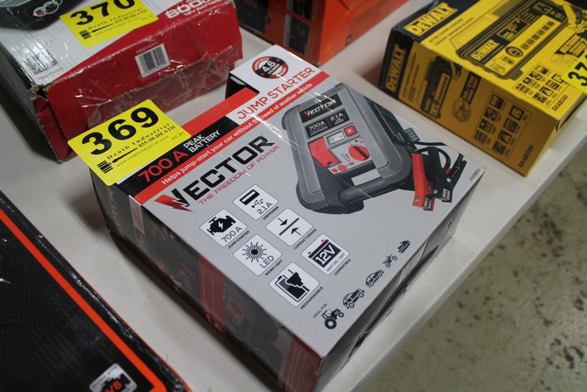 VECTOR, MODEL JUS350V, 700A JUMP STARTER WITH 2.1A USB POWER