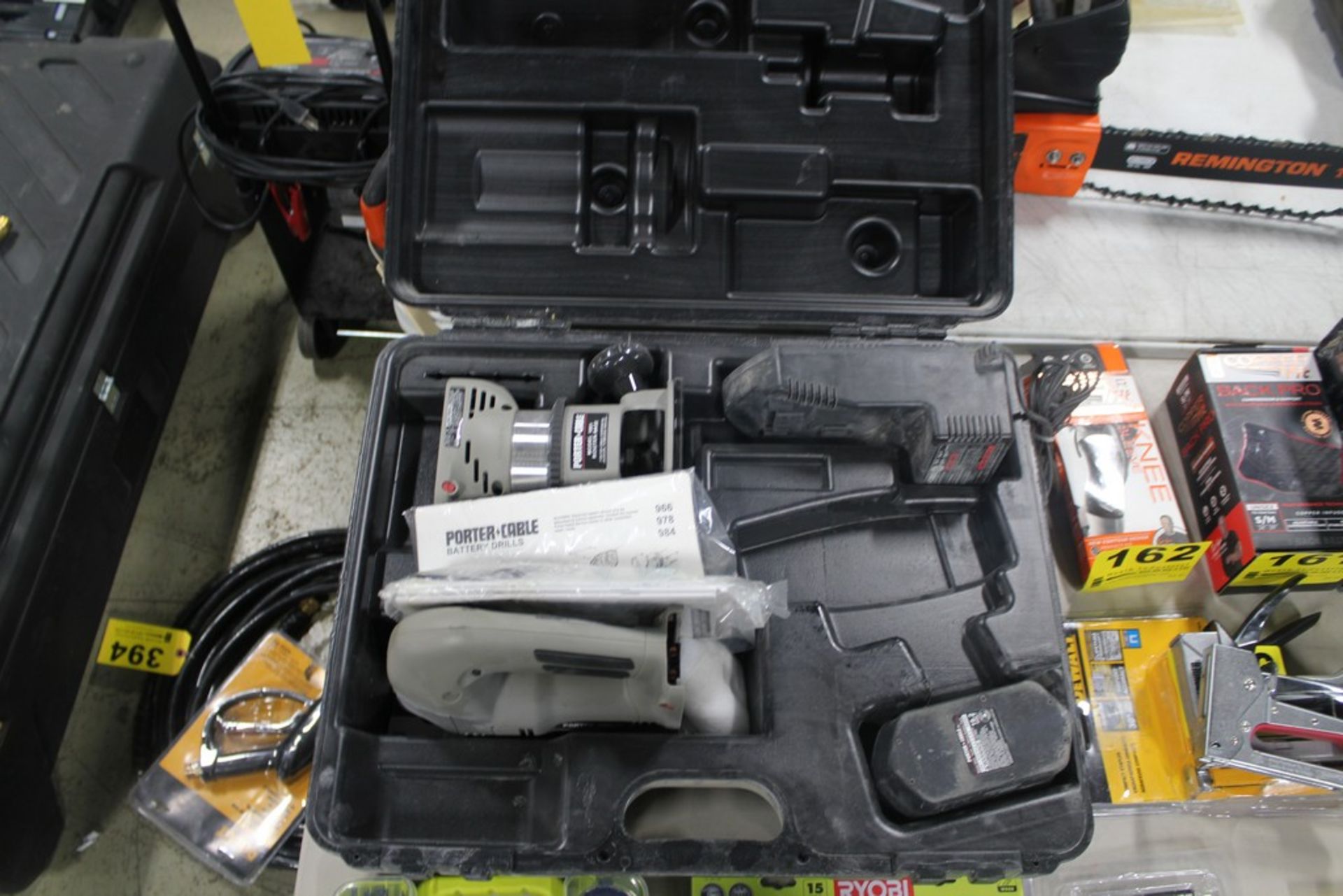 PORTER-CABLE CORDLESS TOOLSET, INCLUDING MODEL 1001 ROUTER BASE AND MODEL 643 JIGSAW, IN CASE WITH
