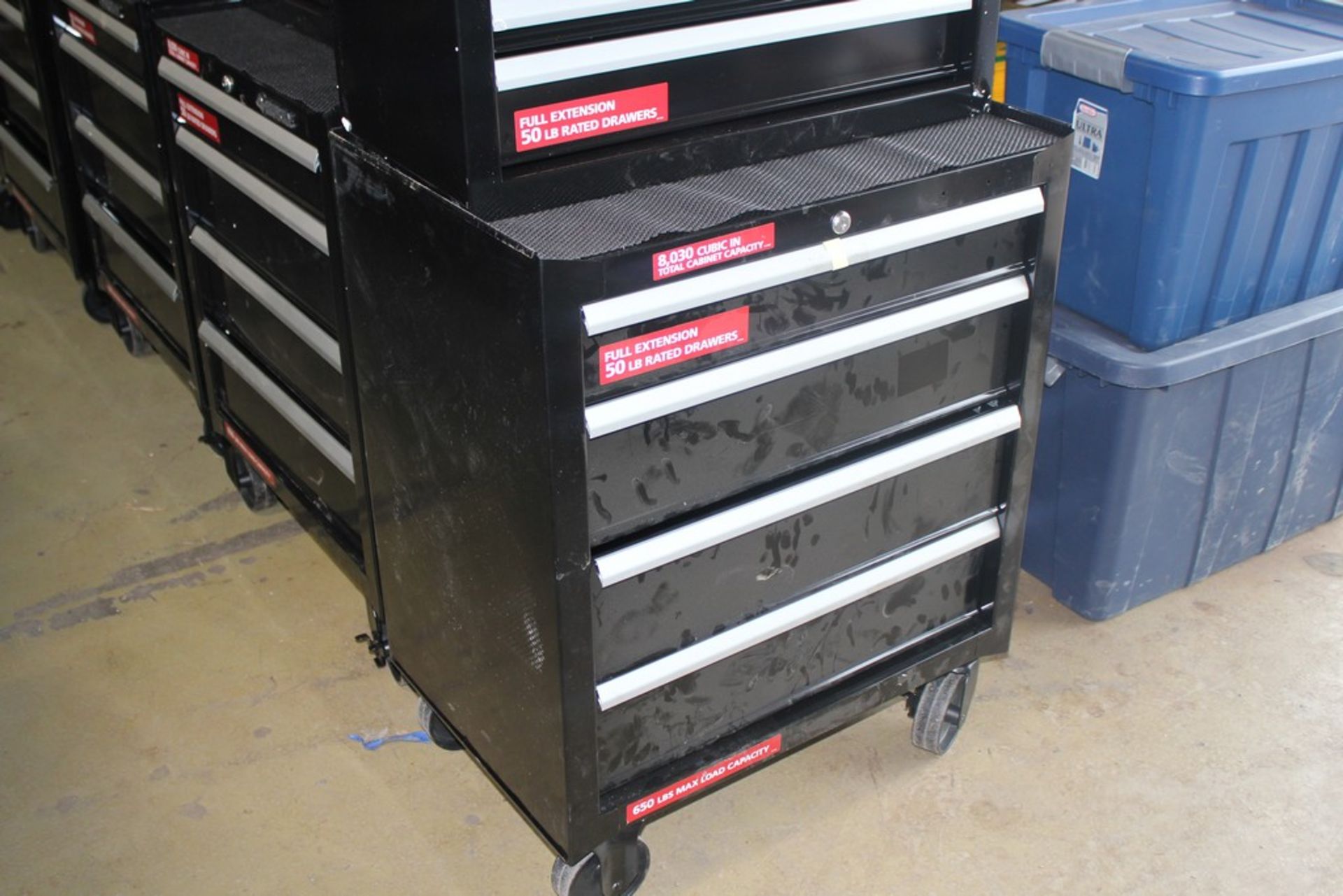 HUSKY 8,030 CUBIC INCH PORTABLE TOOL CABINET AND 3,169 CUBIC INCH TOOL CHEST - Image 3 of 3