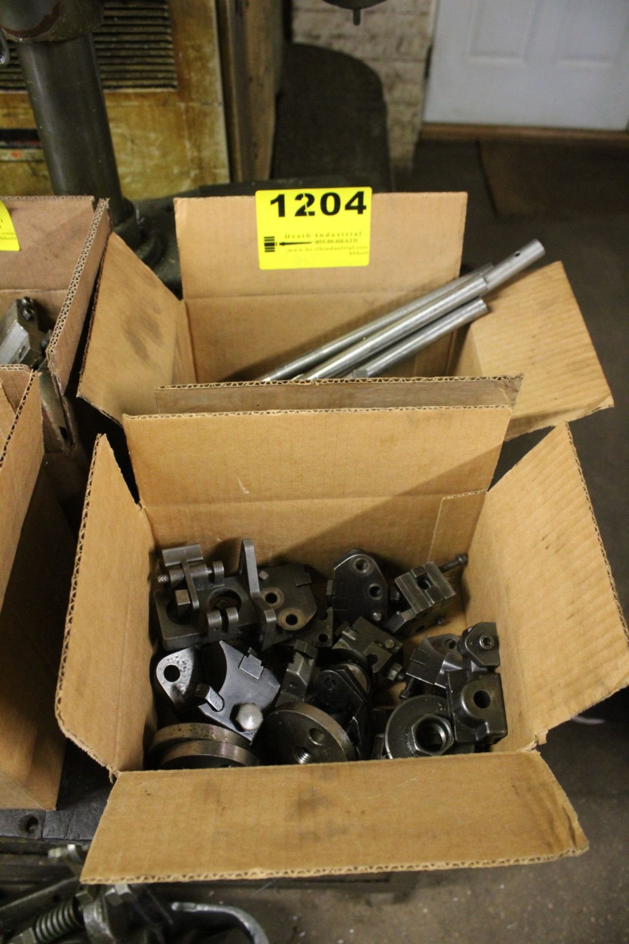 (2) BOXES OF BROWN+SHARPE TOOLHOLDERS AND ACCESSORIES