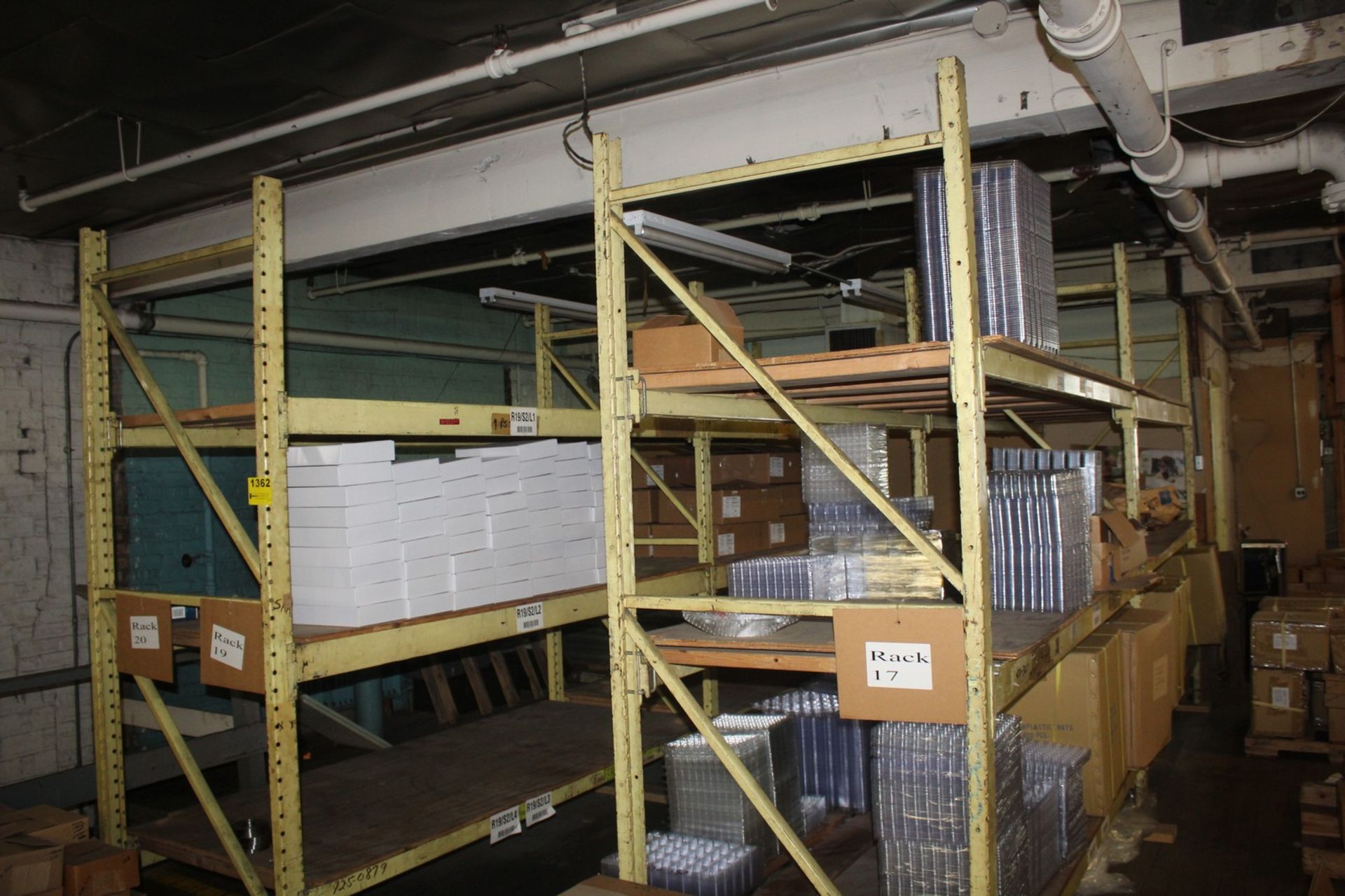(4) SECTIONS OF ADJUSTABLE PALLET RACKING 8'X40"X8'