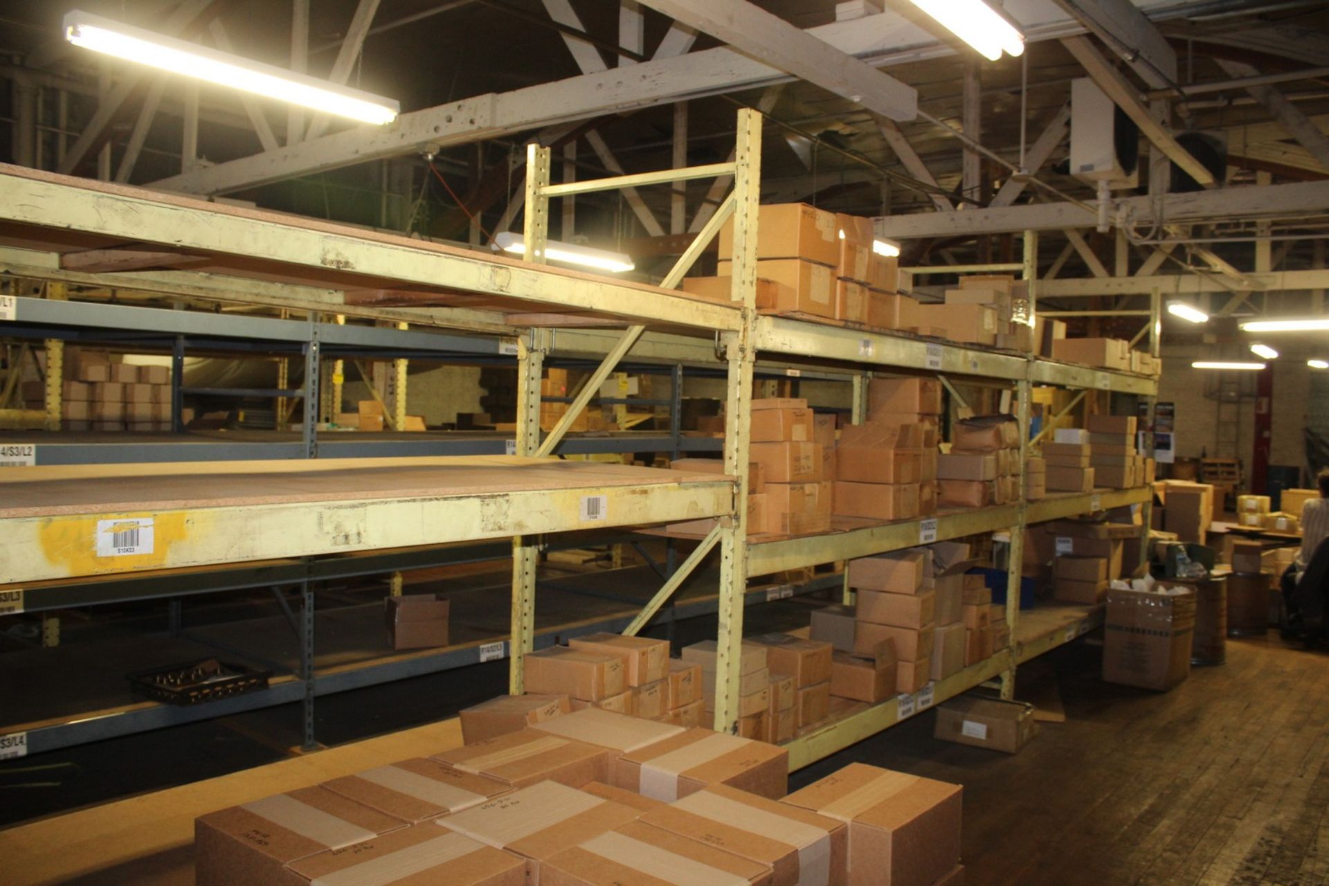 (3) SECTIONS OF ADJUSTABLE PALLET RACKING 8'X40"X8'