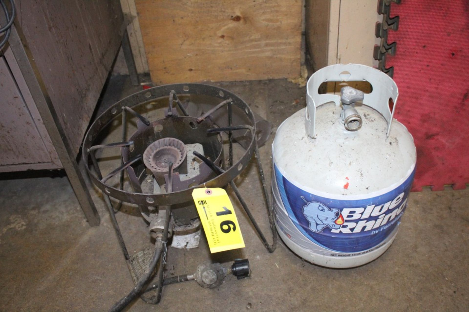 PROPANE BURNER STAND / STOVE AND PROPANE TANK