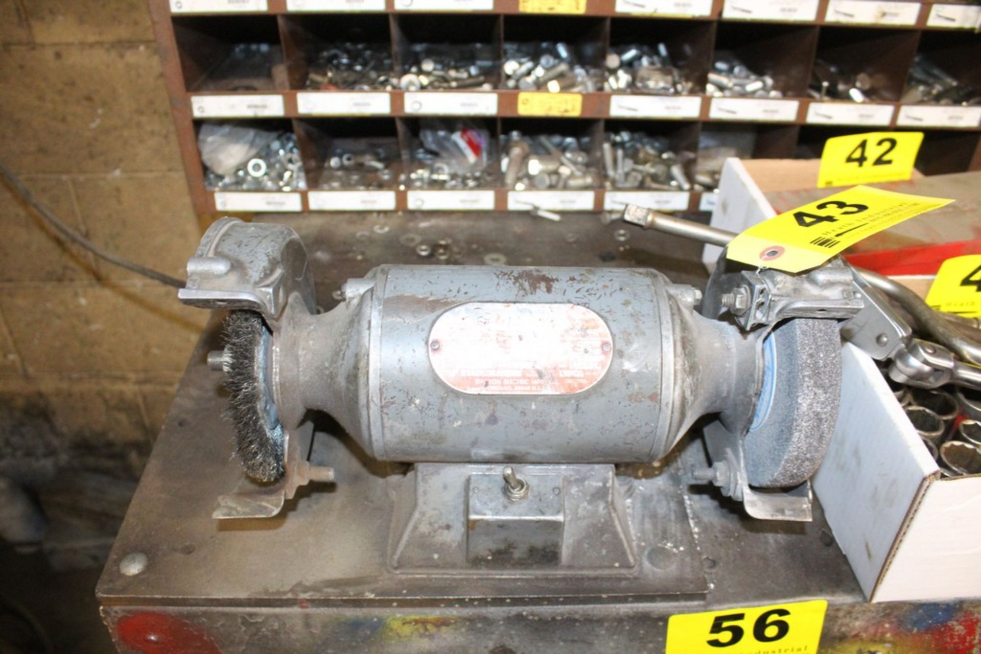 DAYTON 6" 1/4HP DOUBLE END GRINDER