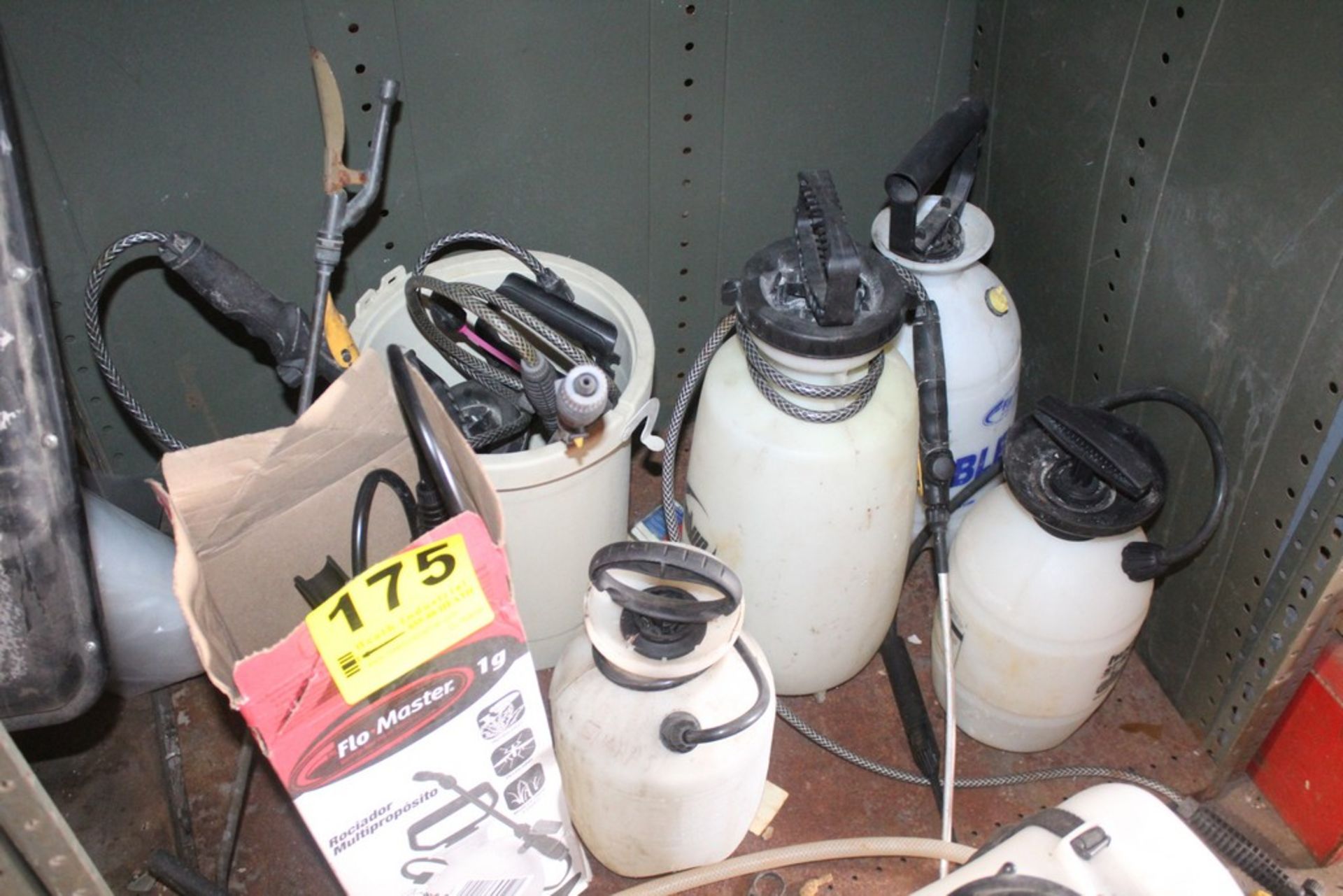 ASSORTED PUMP SPRAYERS