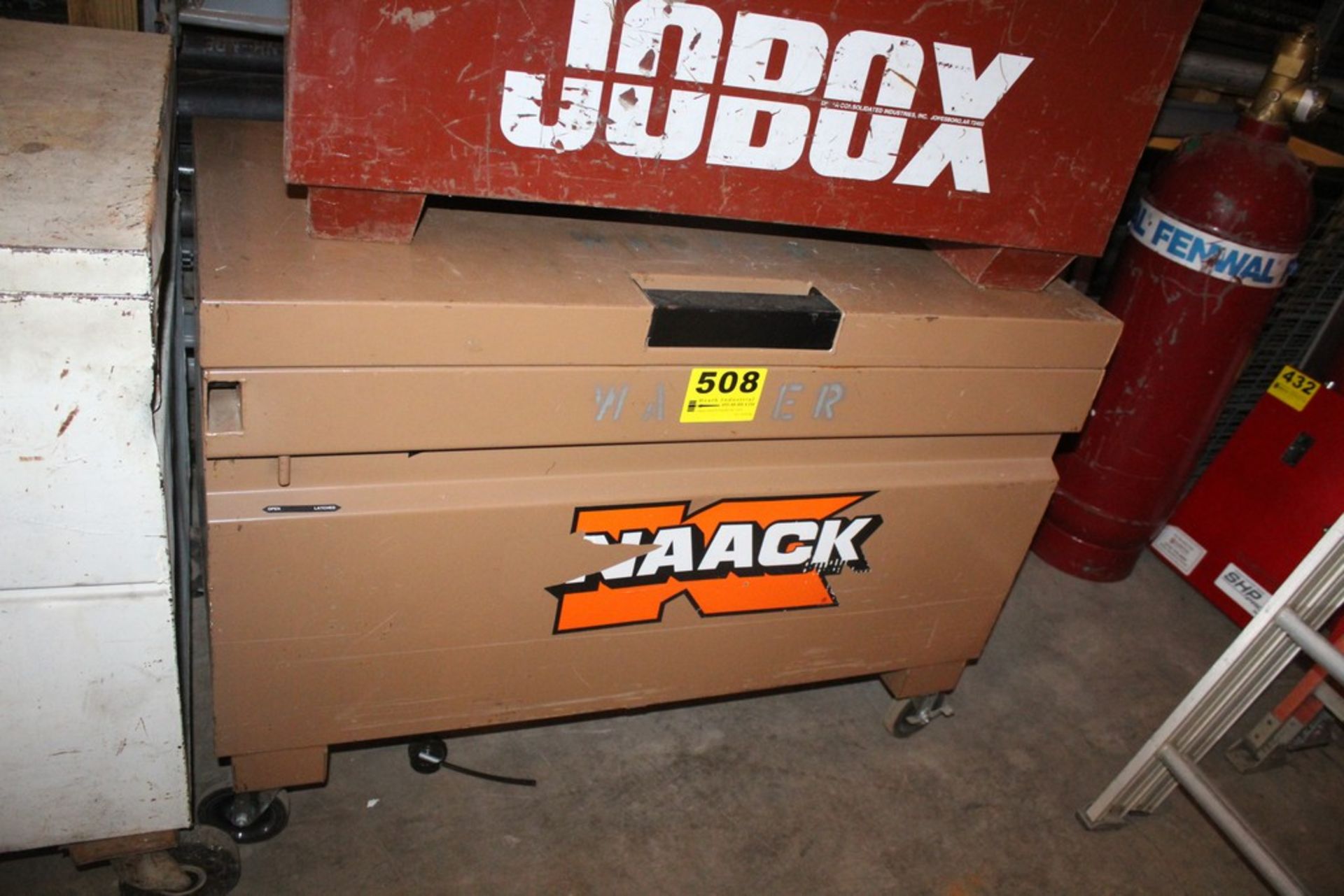 KNAACK PORTABLE JOB BOX 48" X 24" X 34"