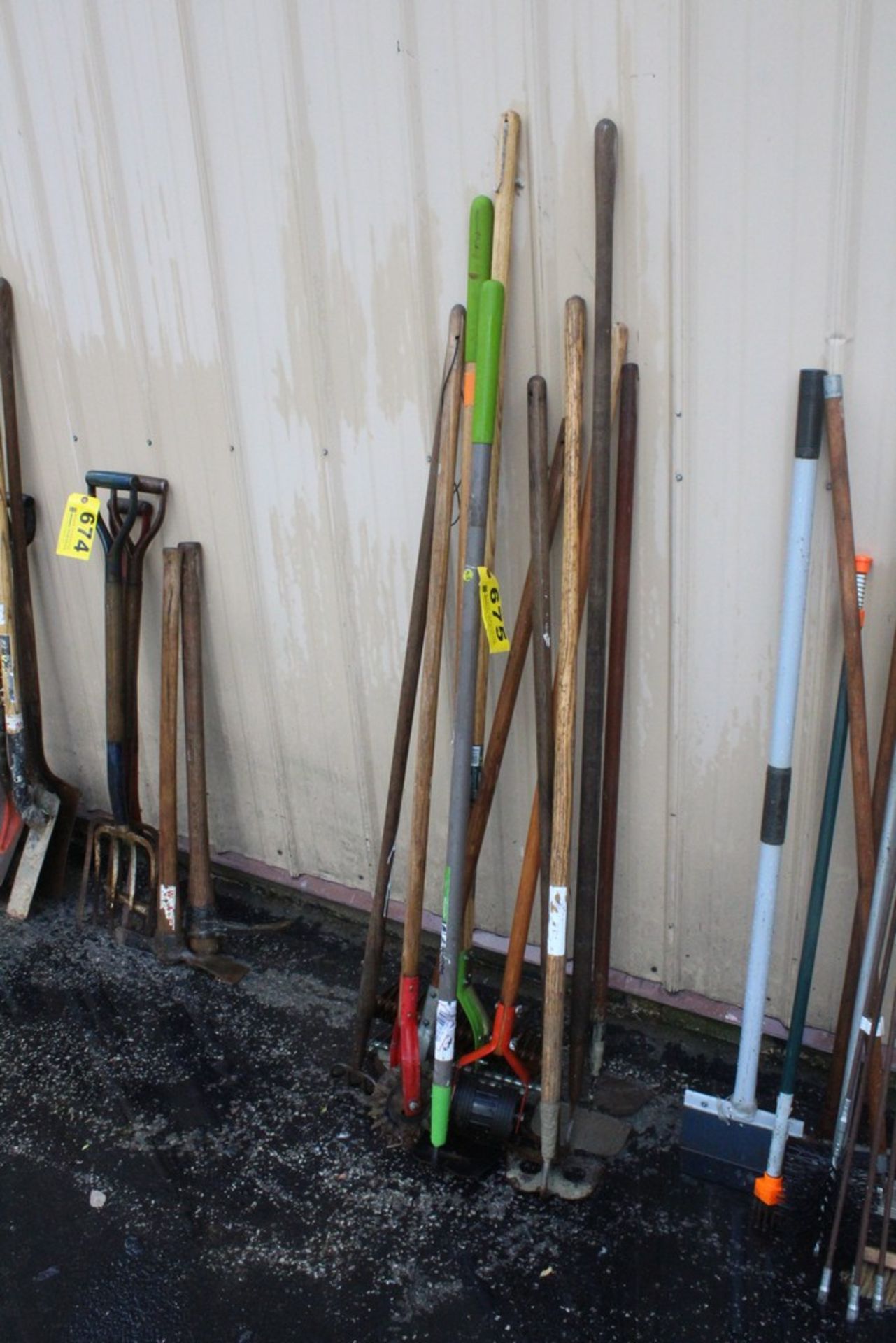 ASSORTED RAKES, HOES & EDGERS