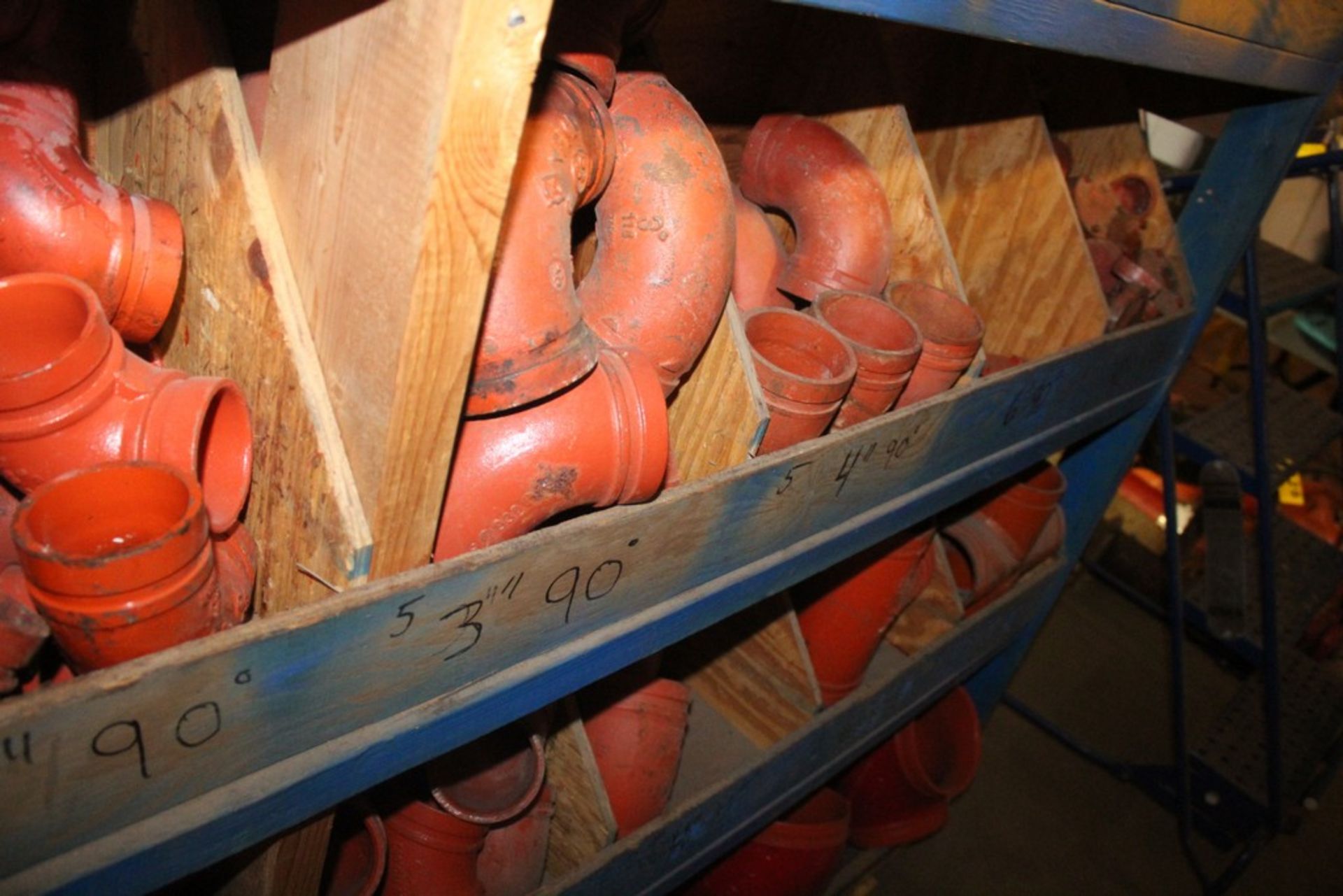 PORTABLE STORAGE CART WITH LARGE QTY OF PIPE FITTINGS & MISC. HARDWARE - Image 5 of 5