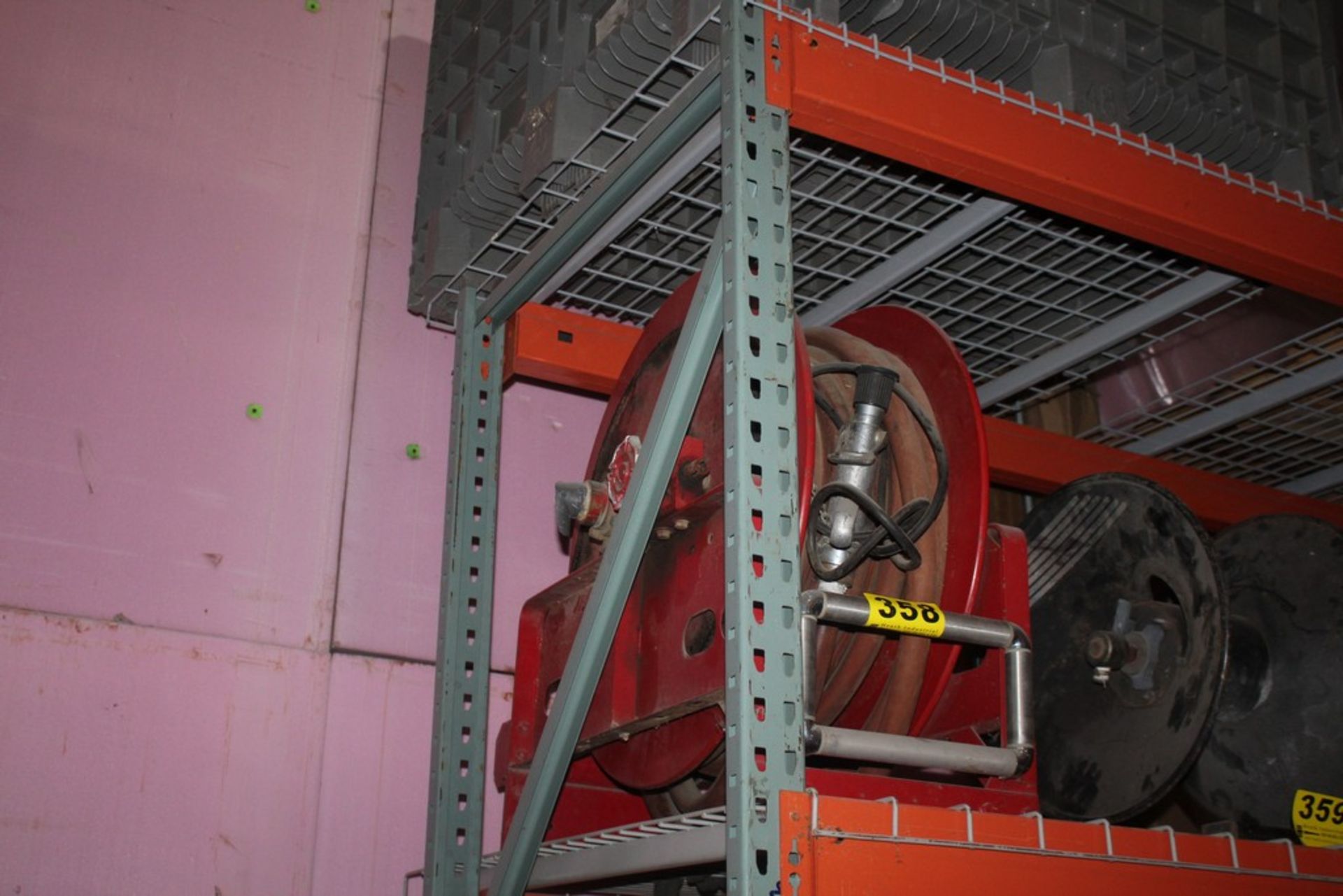 HEAVY DUTY HOSE REEL