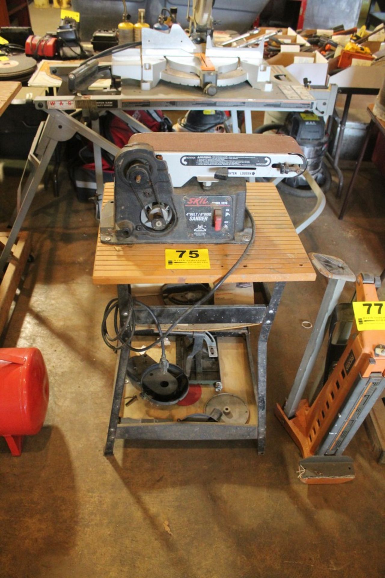 SKIL MODEL 3370 4" BELT / 6" DISC SANDER WITH BENCH